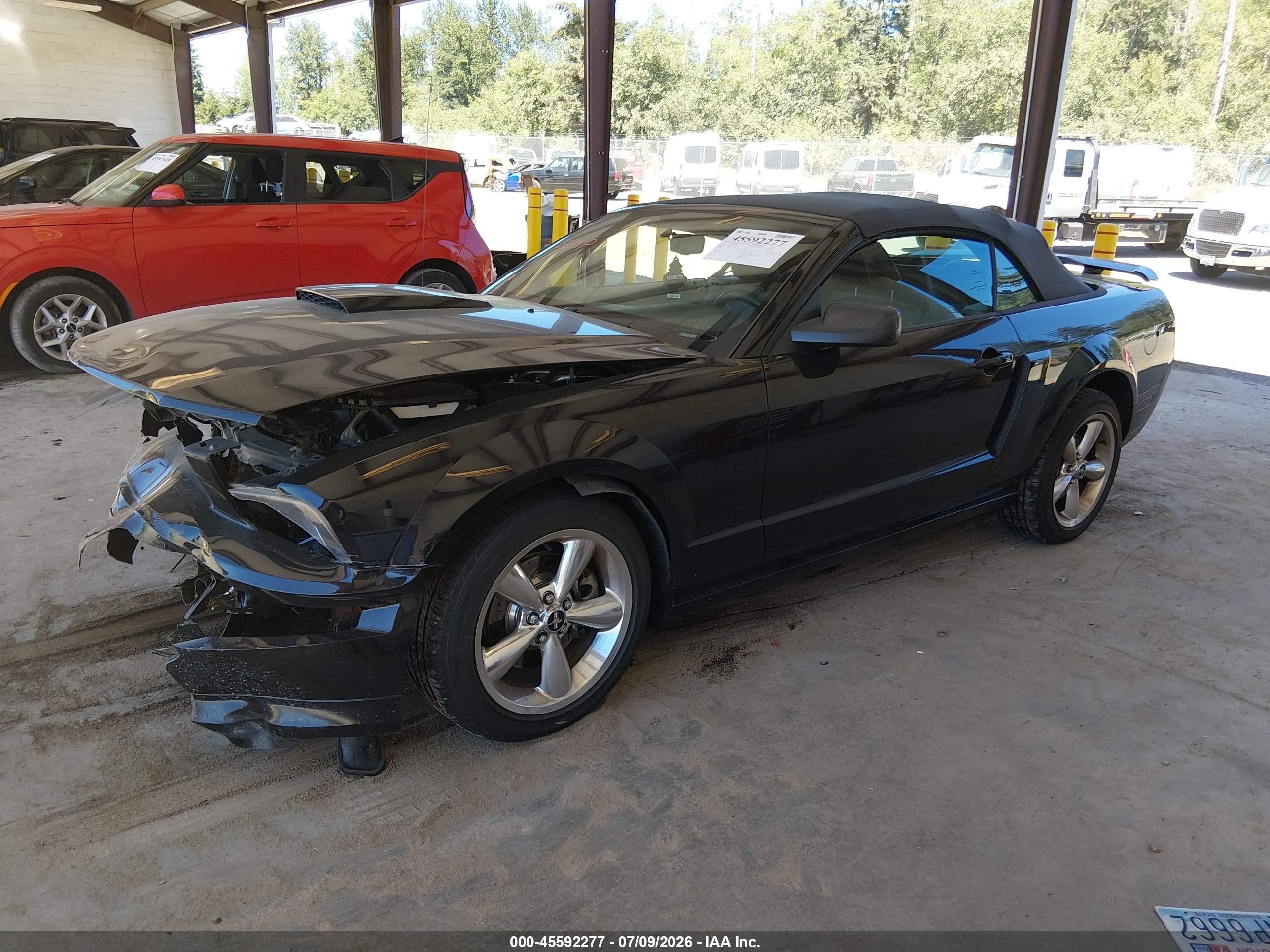2007 Ford Mustang Gt Deluxe/gt Premium Черный vin: 1ZVHT85H375239365