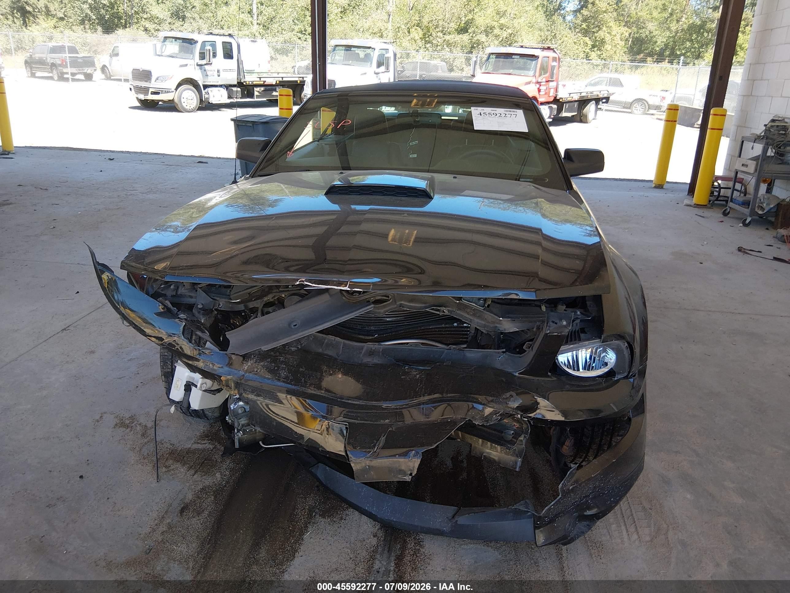 2007 Ford Mustang Gt Deluxe/gt Premium Черный vin: 1ZVHT85H375239365