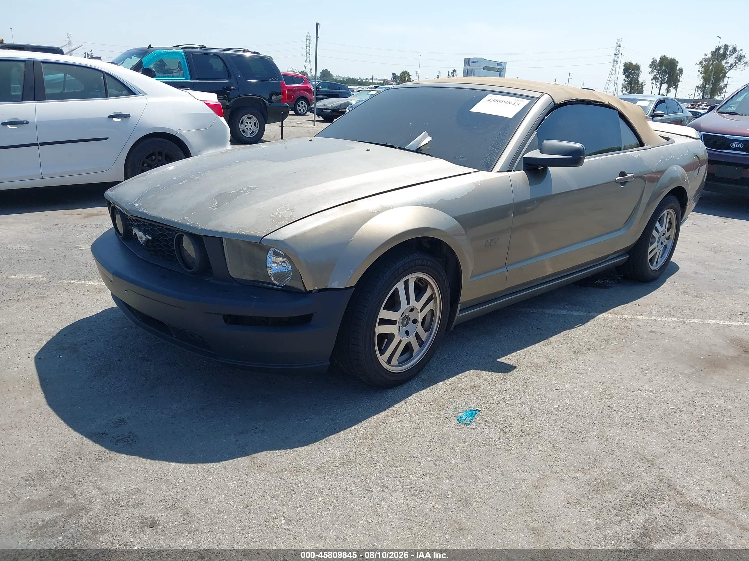 2005 Ford Mustang Gt Gold vin: 1ZVHT85H555201066