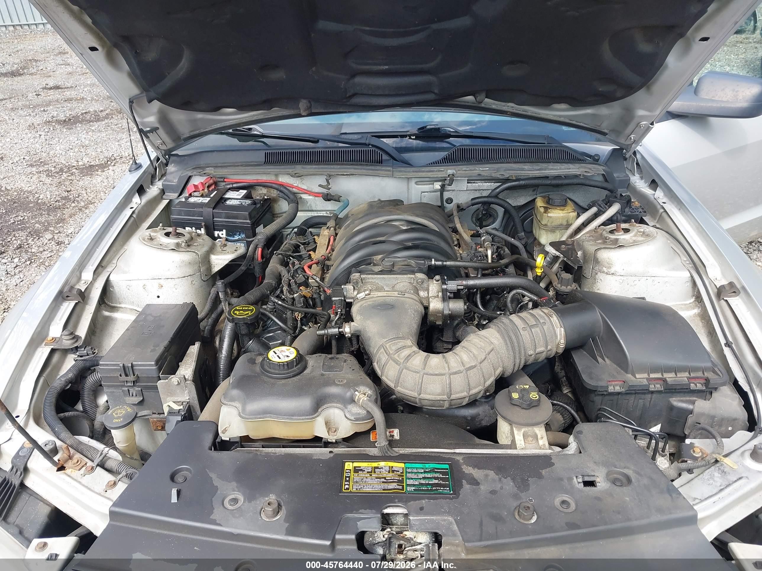 2005 Ford Mustang Gt Silver vin: 1ZVHT85H555236206