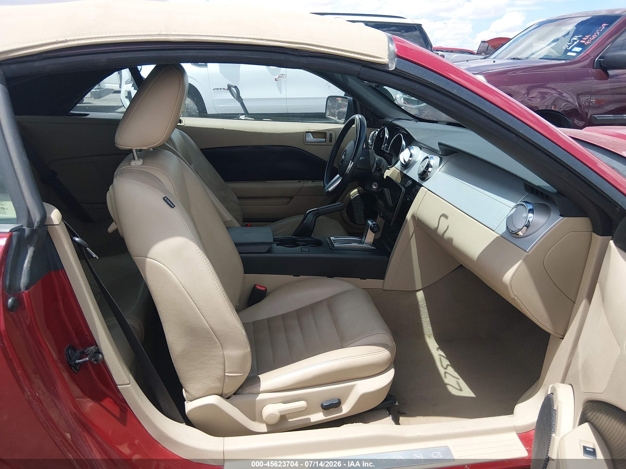 2008 Ford Mustang Gt Deluxe/gt Premium Red vin: 1ZVHT85H585200052