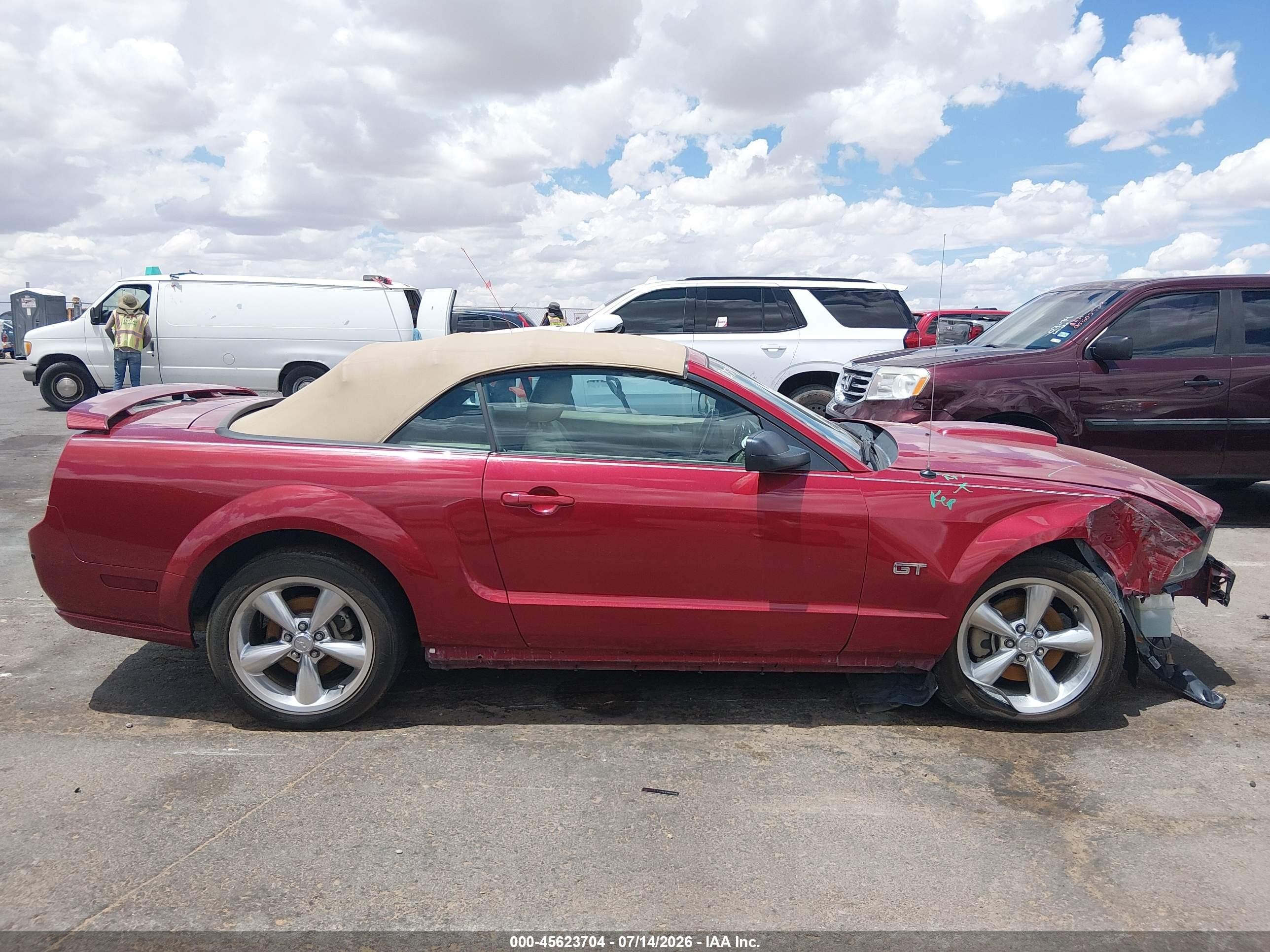 2008 Ford Mustang Gt Deluxe/gt Premium Red vin: 1ZVHT85H585200052