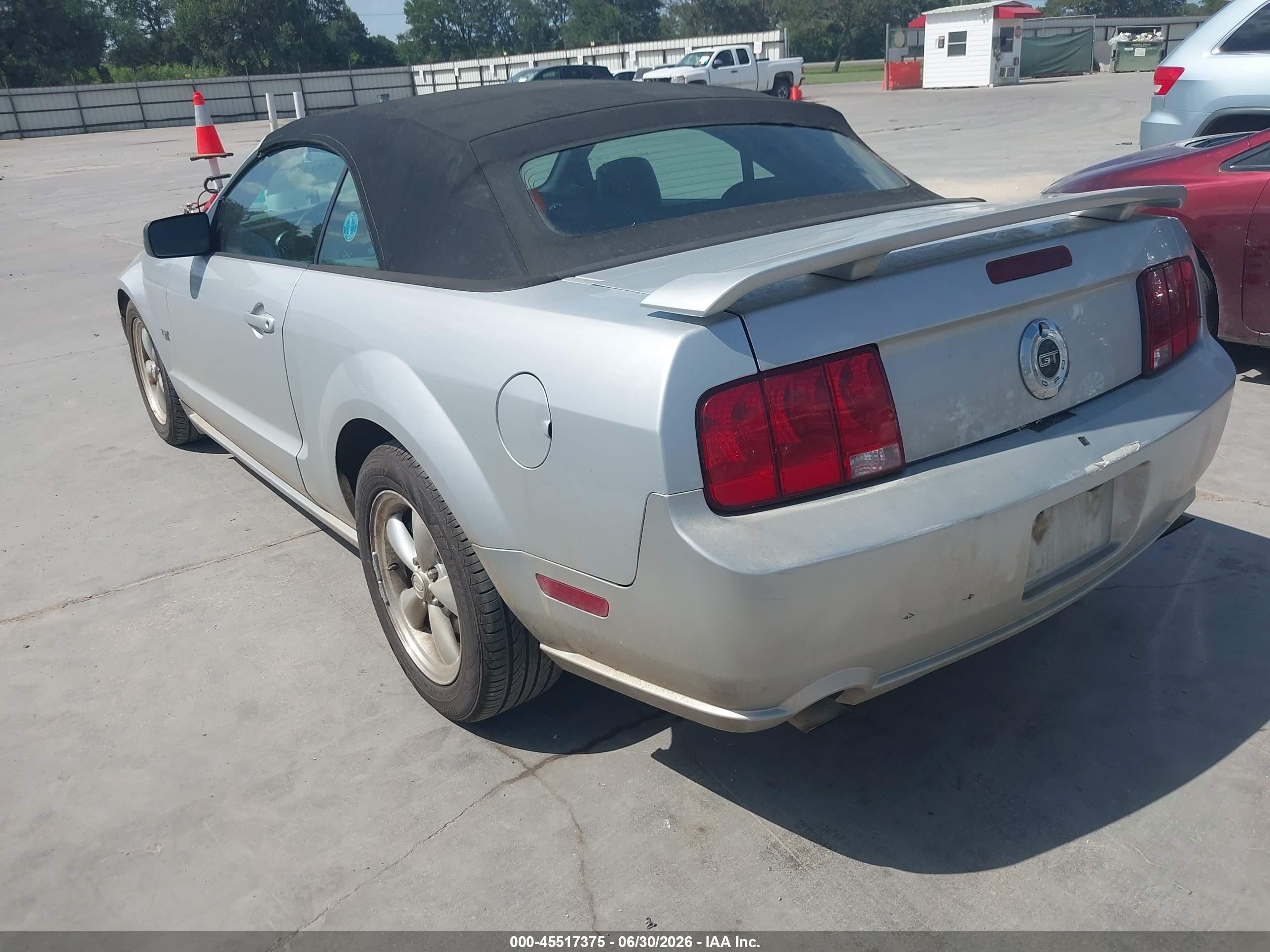 2008 Ford Mustang Gt Deluxe/gt Premium Silver vin: 1ZVHT85H685122249