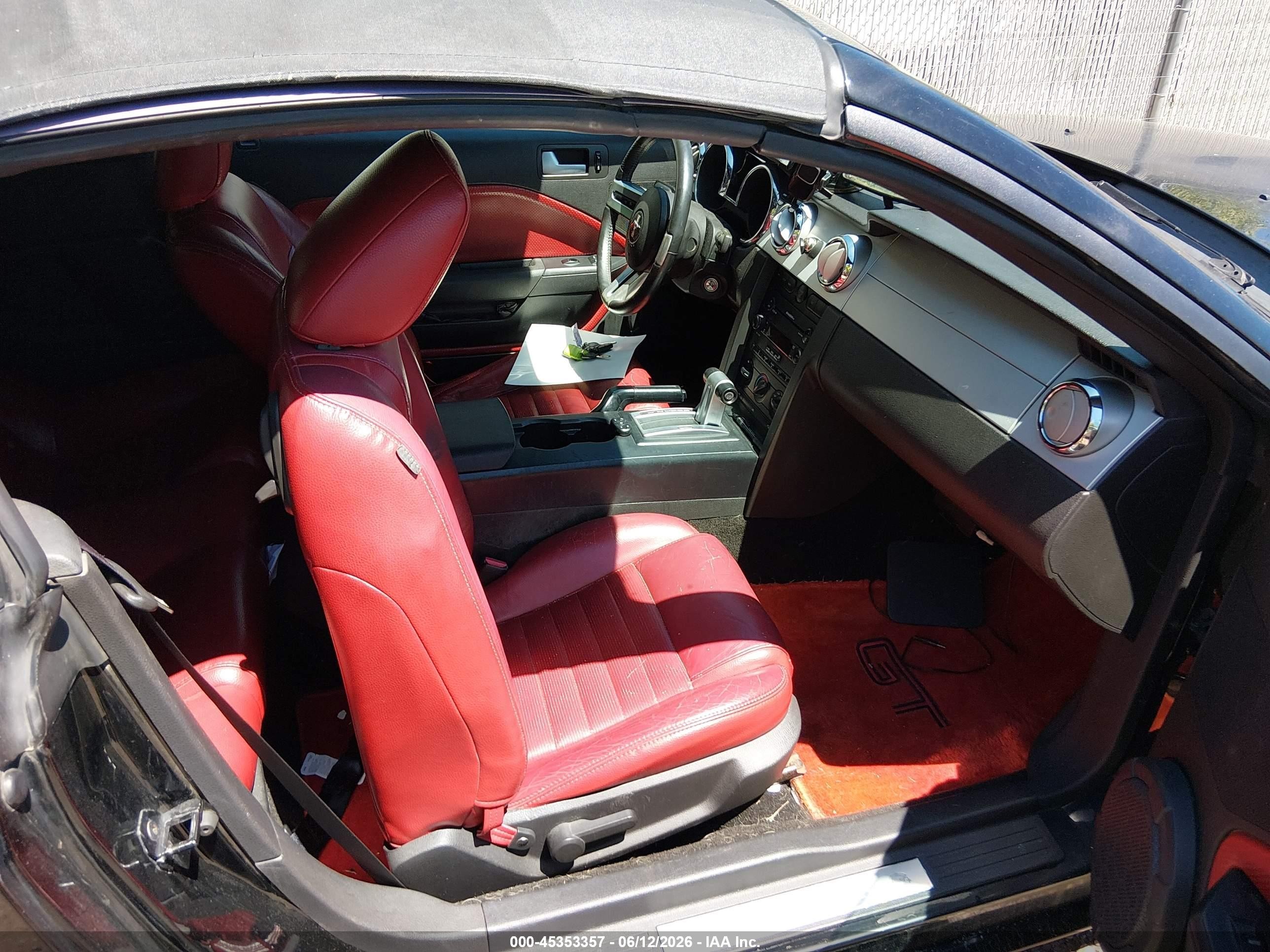 2005 Ford Mustang Gt Black vin: 1ZVHT85H755251340