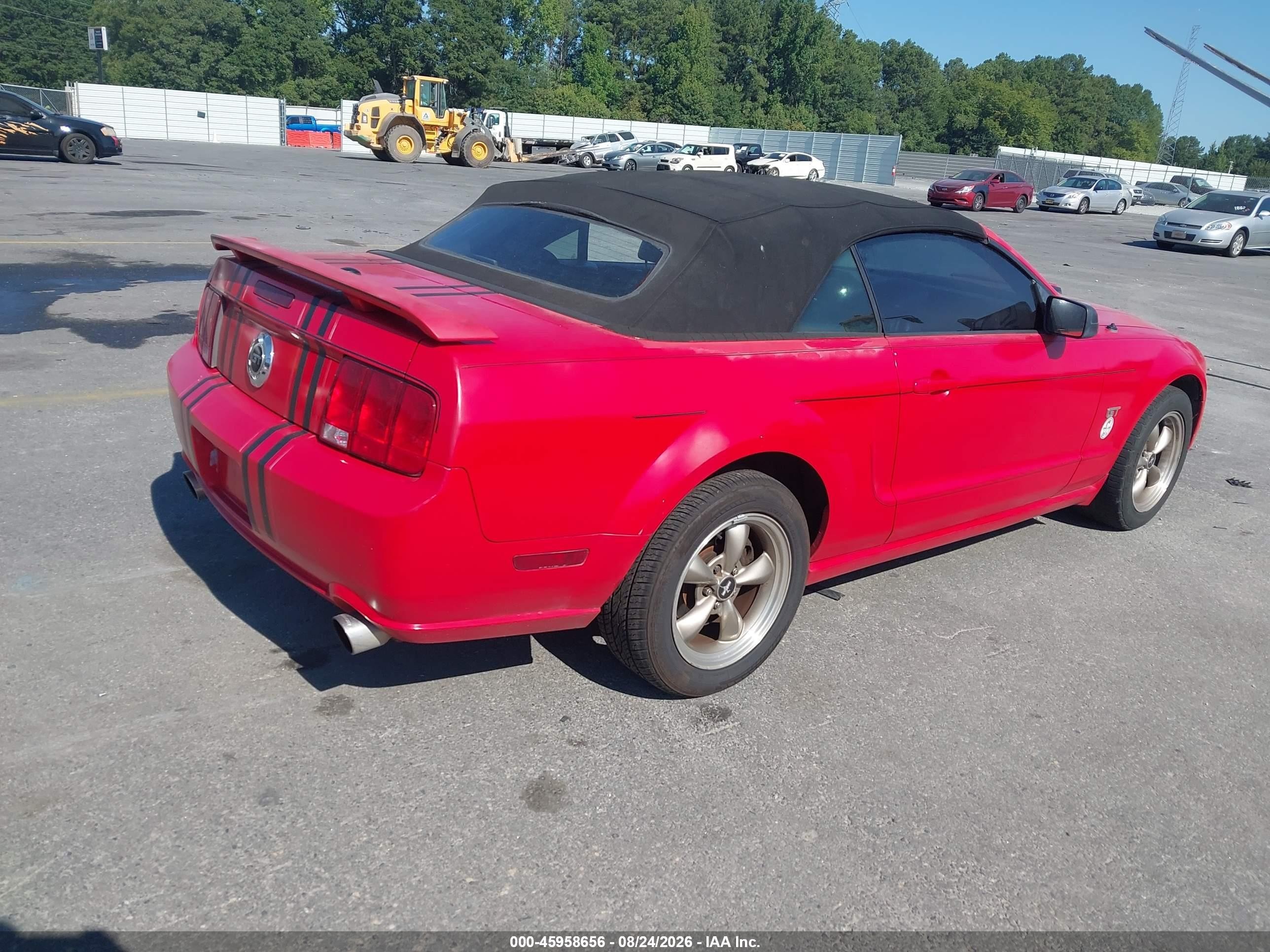 2007 Ford Mustang Gt Deluxe/gt Premium Red vin: 1ZVHT85H775328873