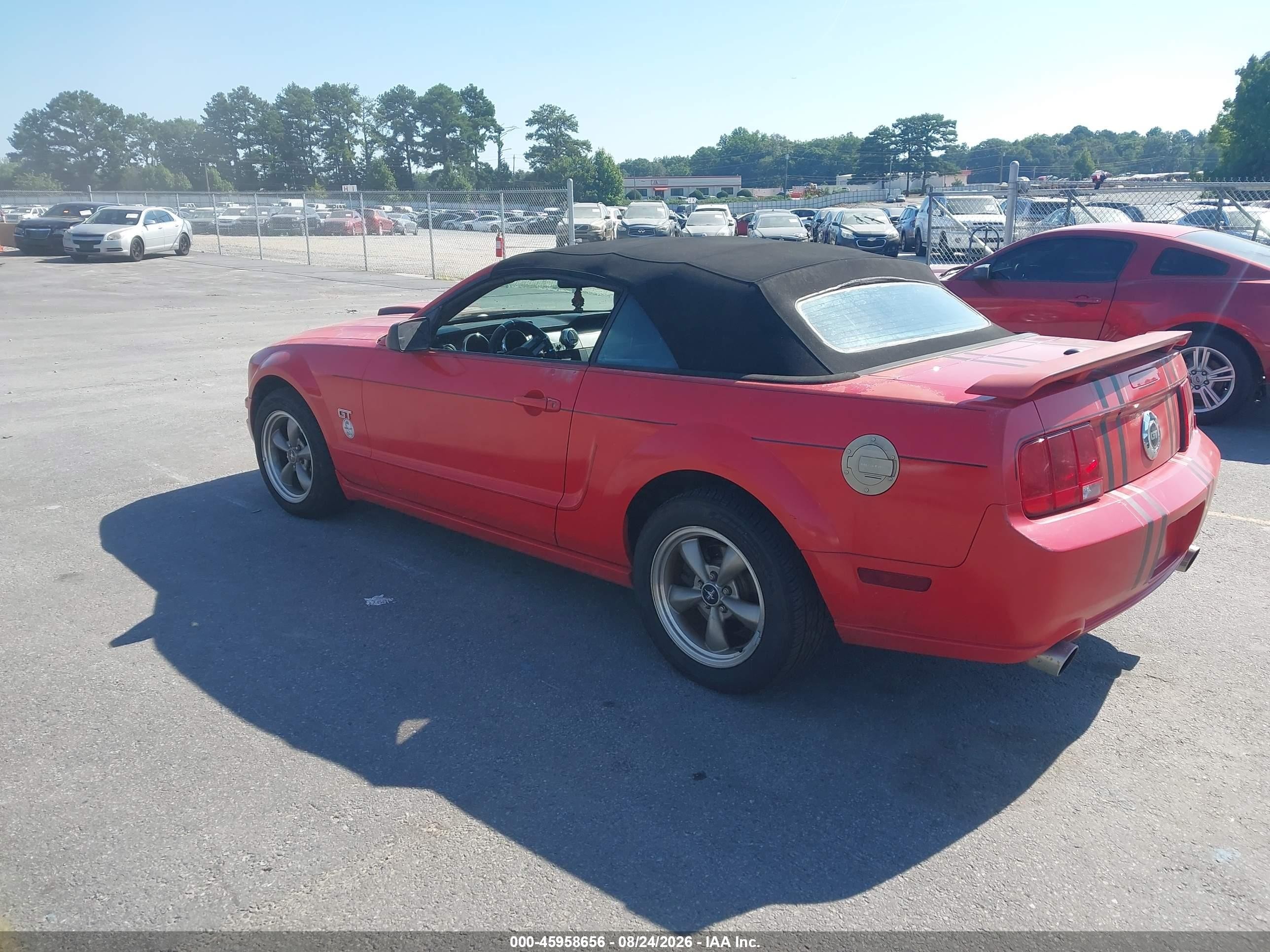 2007 Ford Mustang Gt Deluxe/gt Premium Red vin: 1ZVHT85H775328873