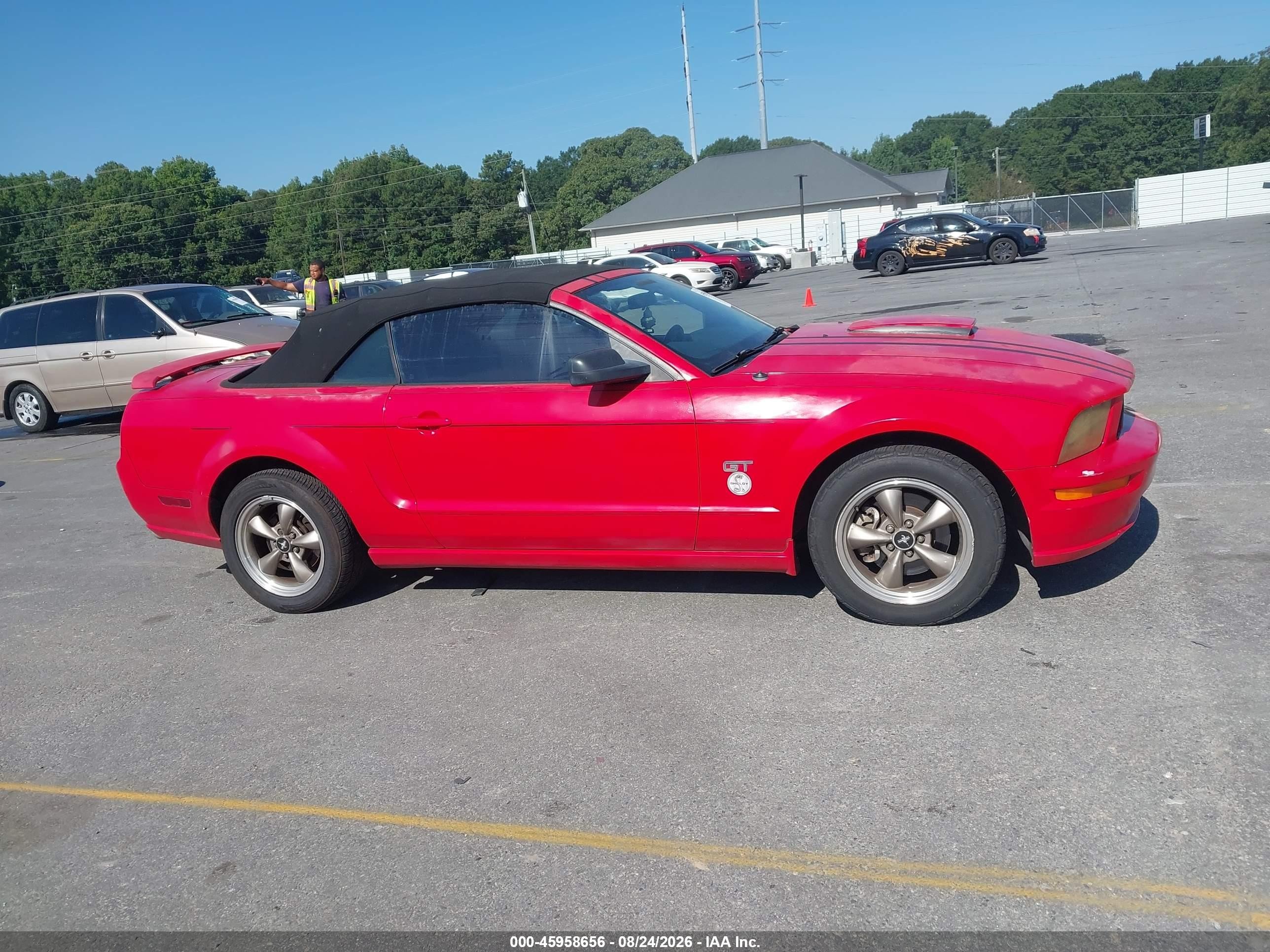 2007 Ford Mustang Gt Deluxe/gt Premium Red vin: 1ZVHT85H775328873