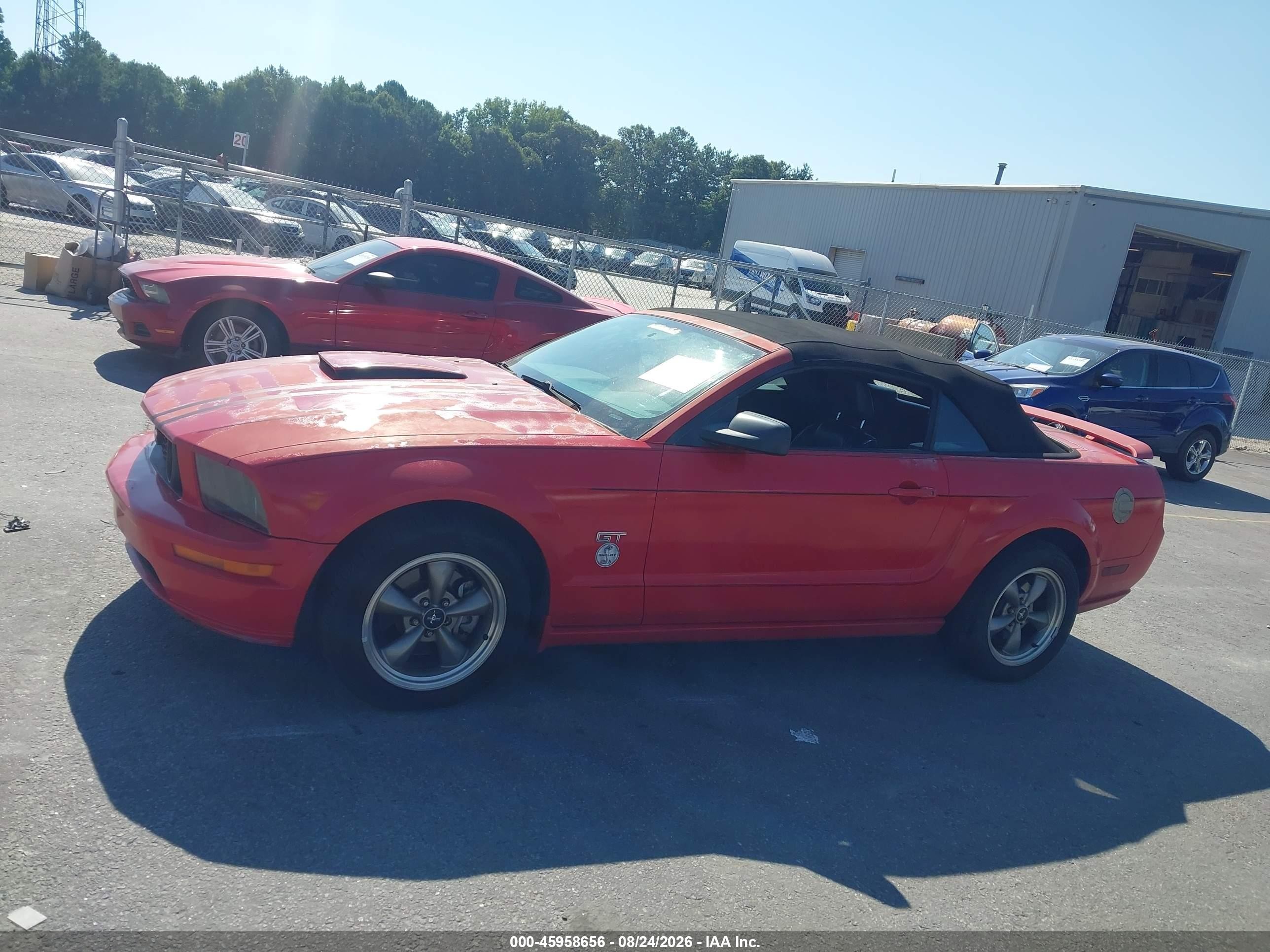 2007 Ford Mustang Gt Deluxe/gt Premium Red vin: 1ZVHT85H775328873