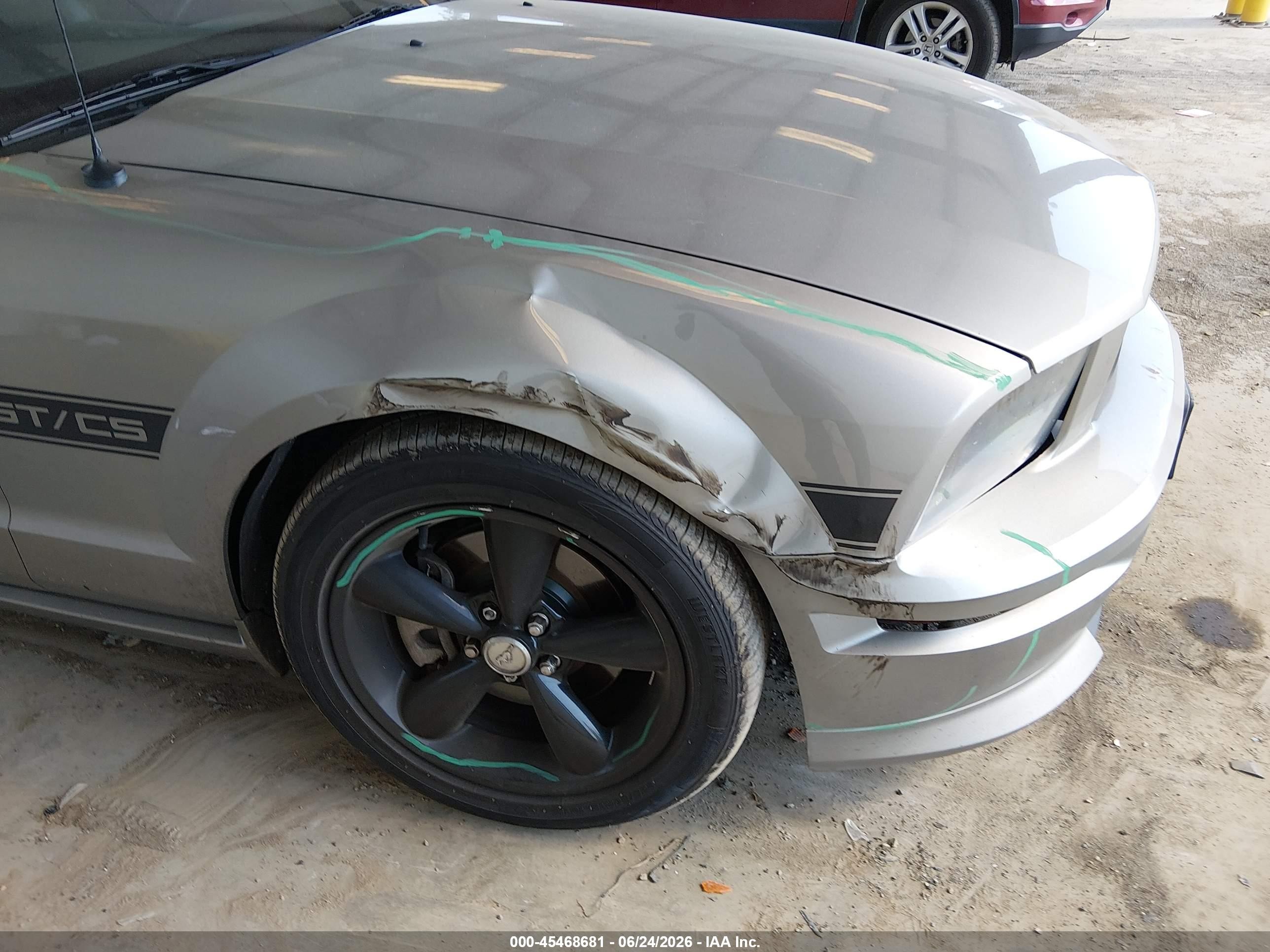 2009 Ford Mustang Gt Silver vin: 1ZVHT85H895121587