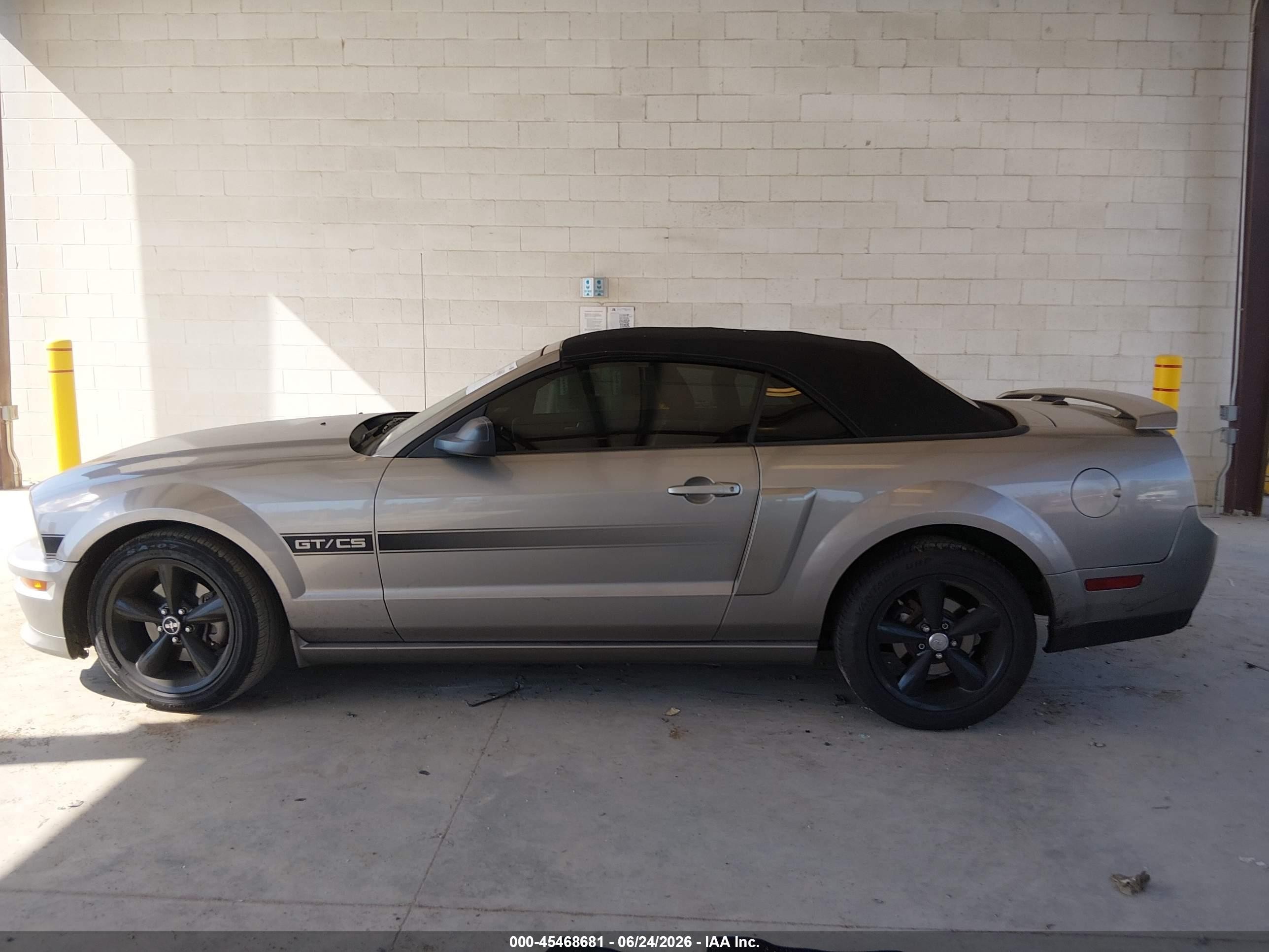 2009 Ford Mustang Gt Silver vin: 1ZVHT85H895121587
