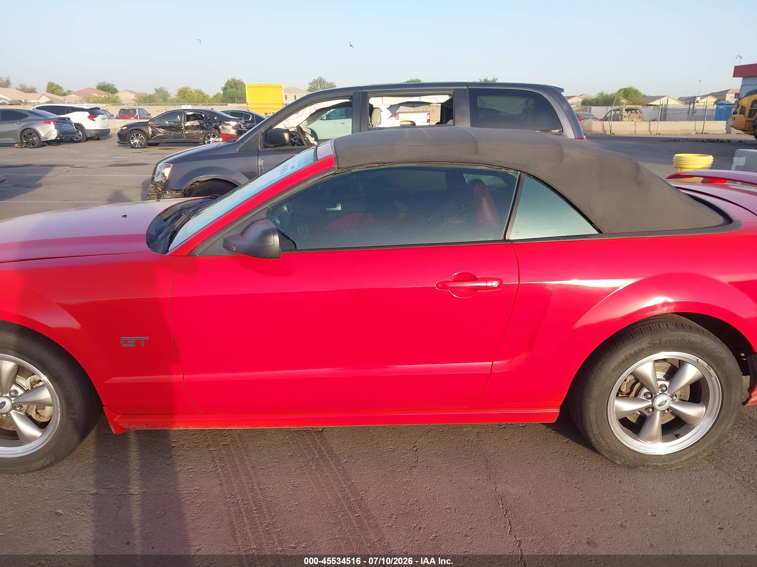 2006 Ford Mustang Gt Red vin: 1ZVHT85H965110156