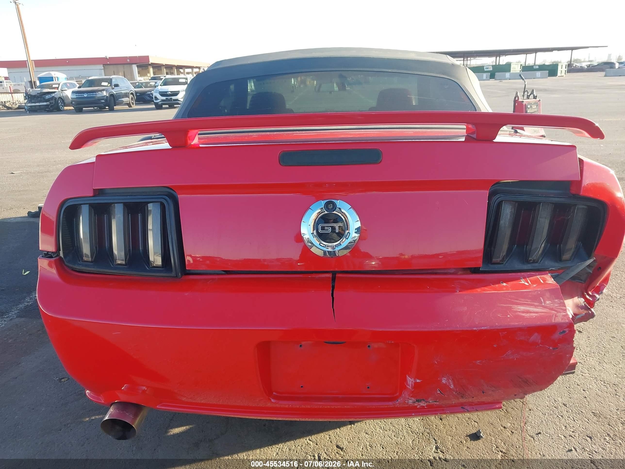 2006 Ford Mustang Gt Red vin: 1ZVHT85H965110156