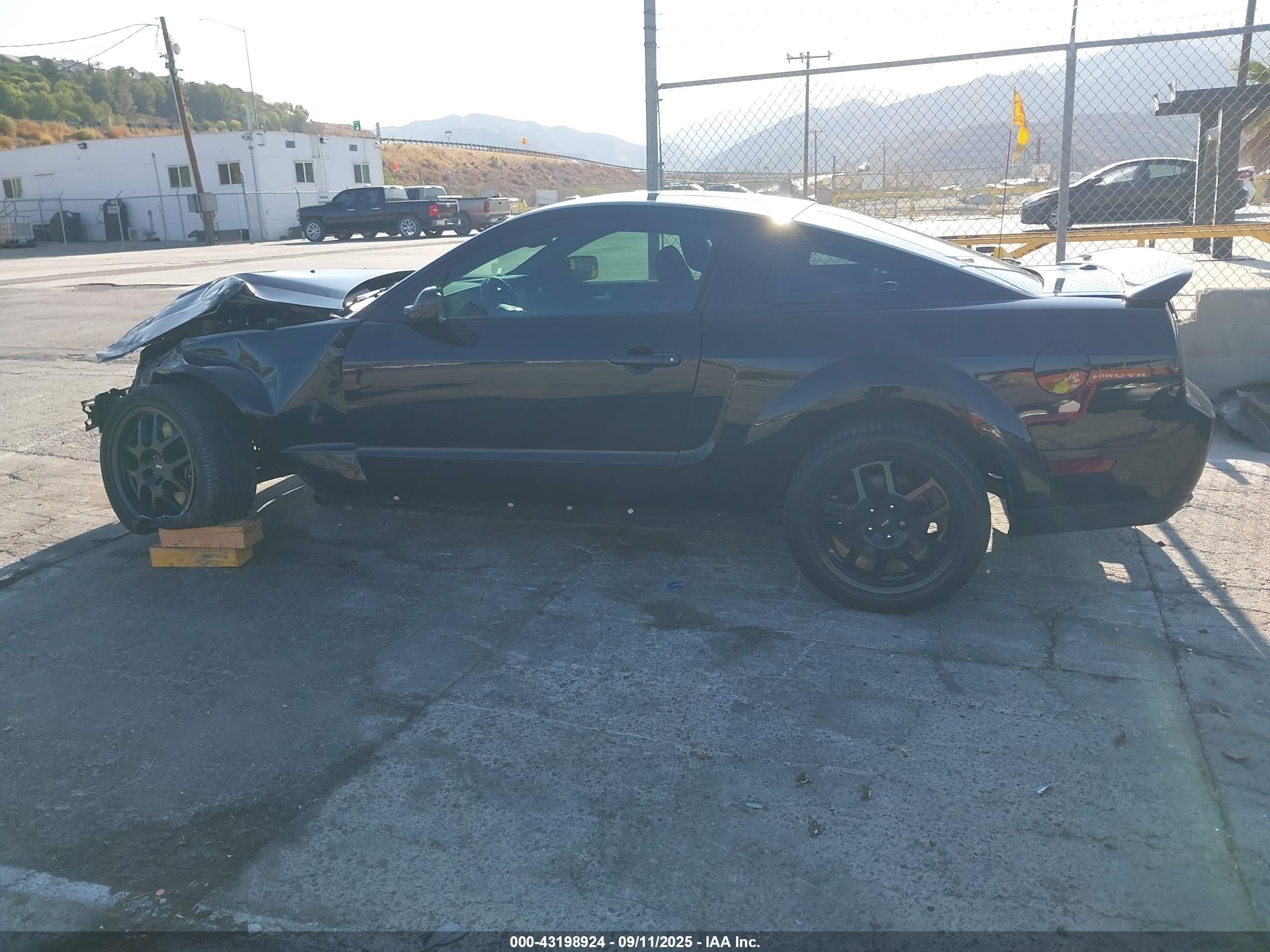 2007 Ford Shelby Gt   Black vin: 1ZVHT88S175369782