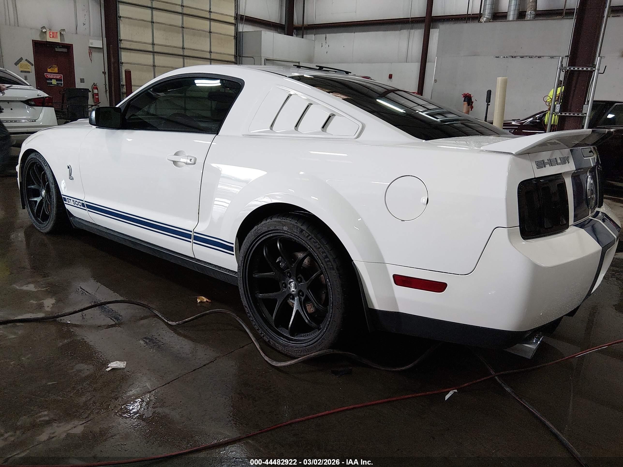 2009 Ford Shelby Gt500   White vin: 1ZVHT88S295137792