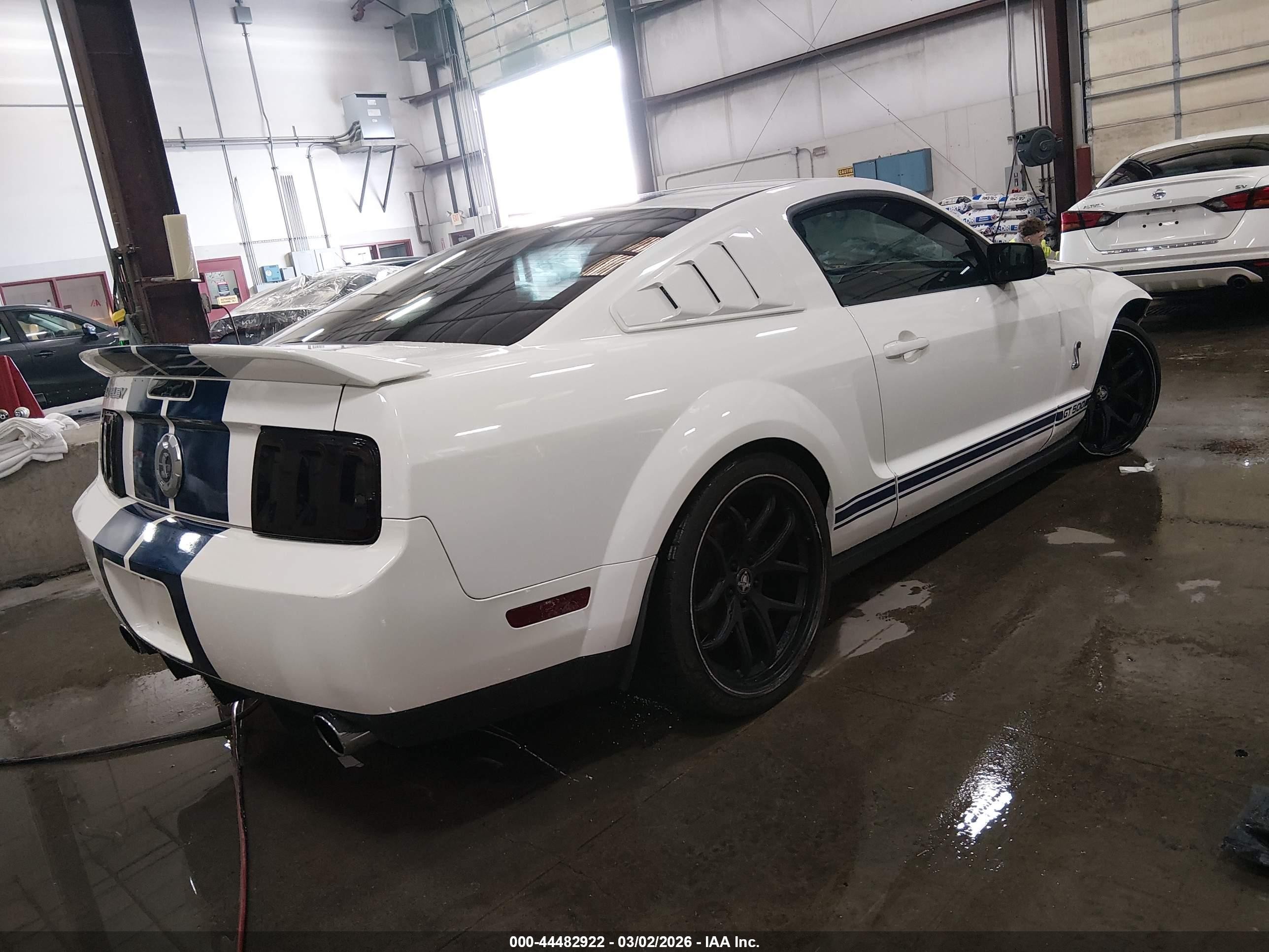 2009 Ford Shelby Gt500   White vin: 1ZVHT88S295137792