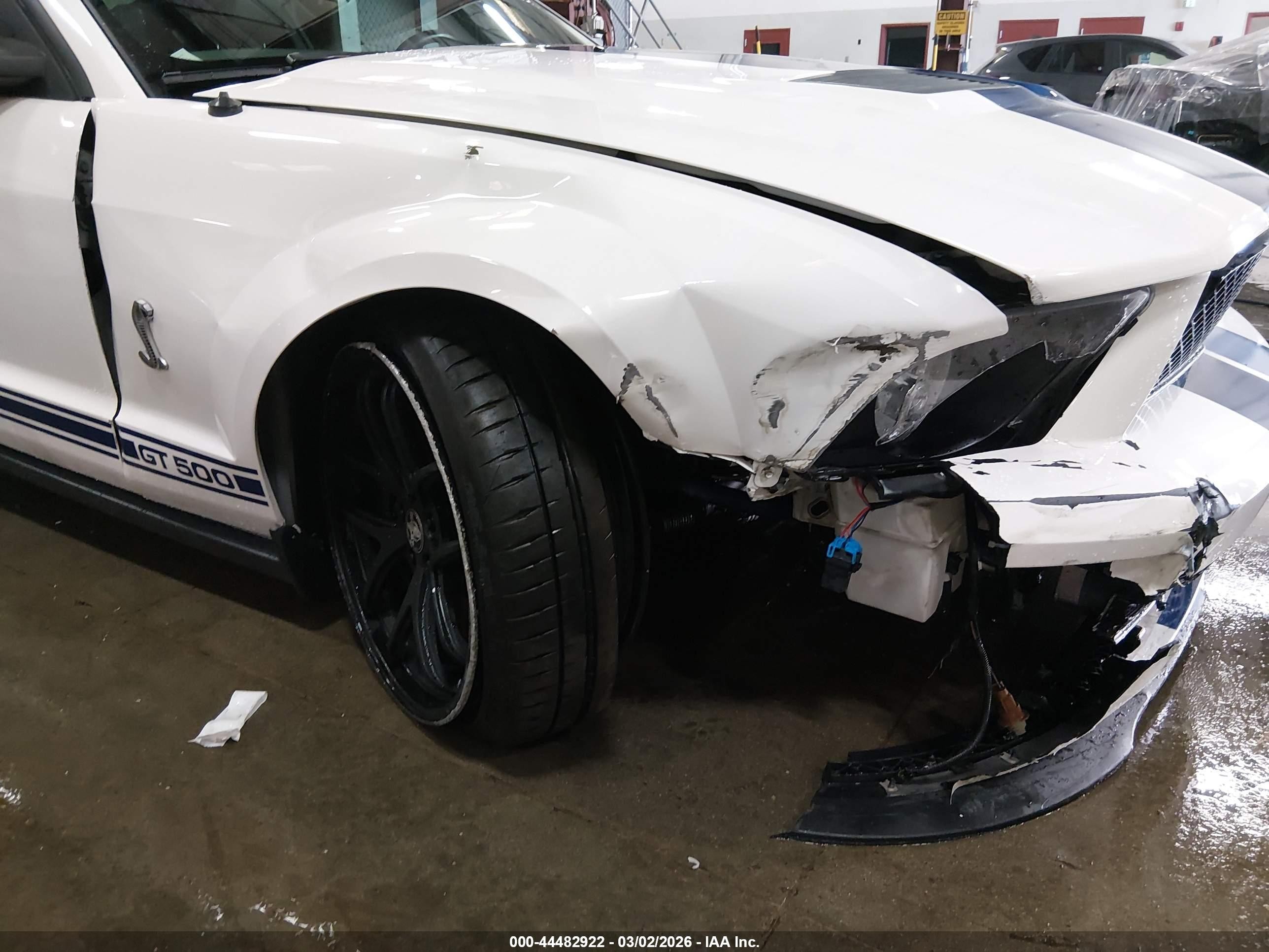 2009 Ford Shelby Gt500   White vin: 1ZVHT88S295137792