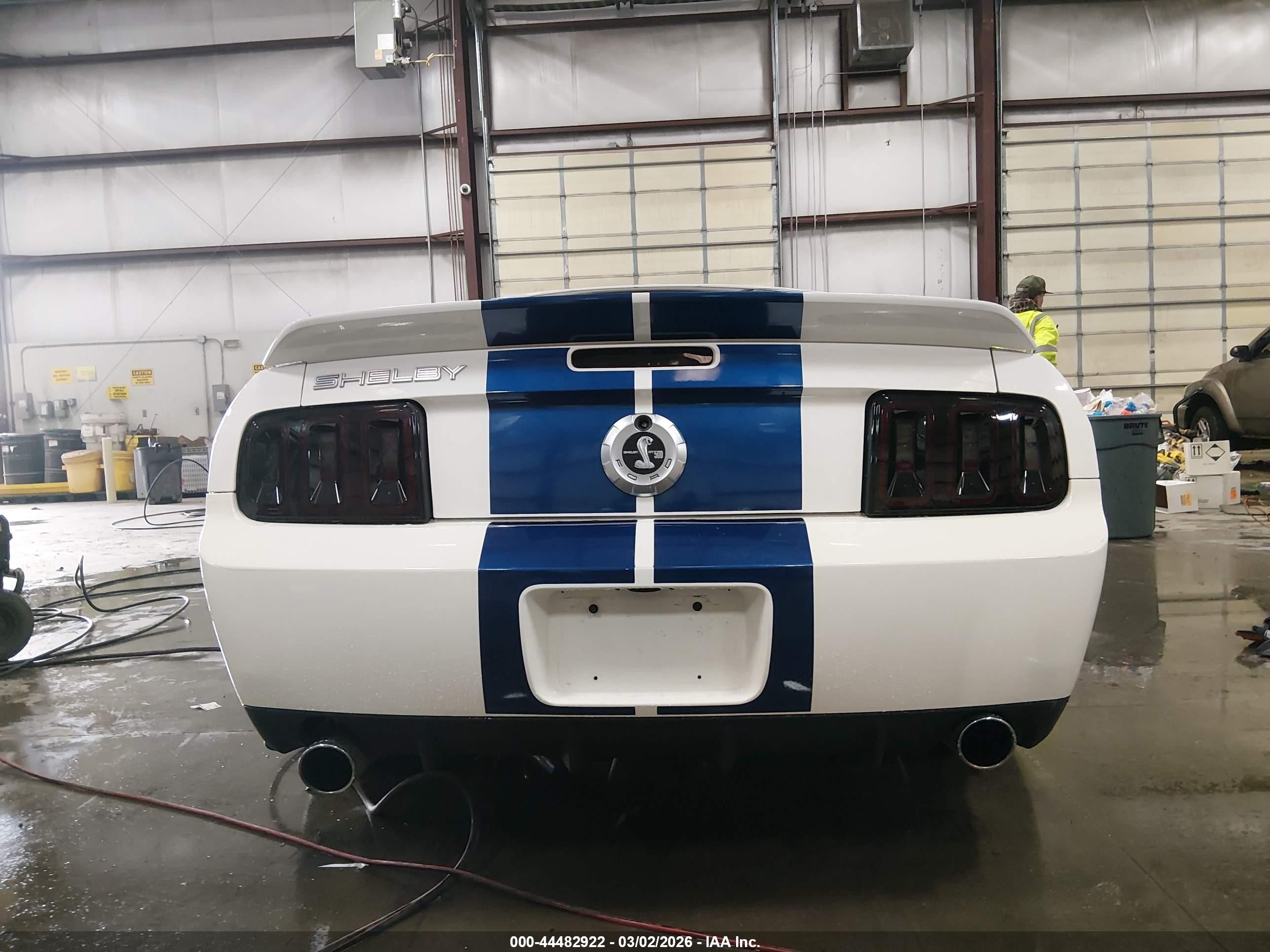2009 Ford Shelby Gt500   White vin: 1ZVHT88S295137792