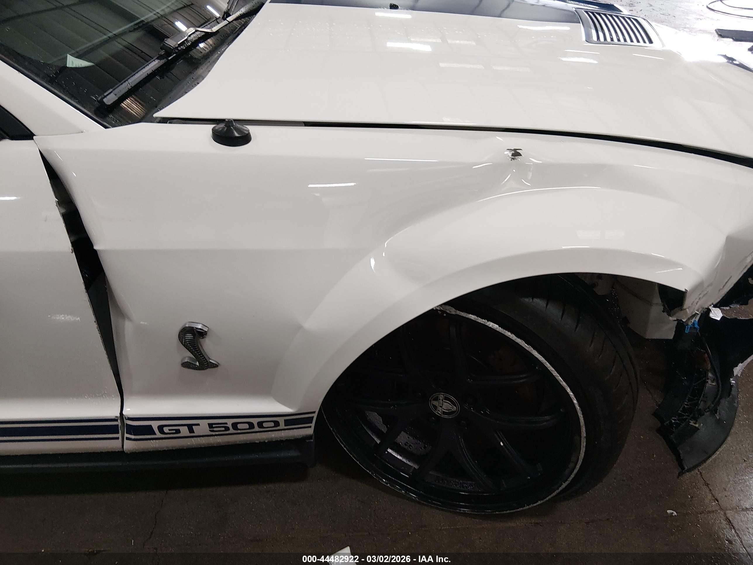 2009 Ford Shelby Gt500   White vin: 1ZVHT88S295137792