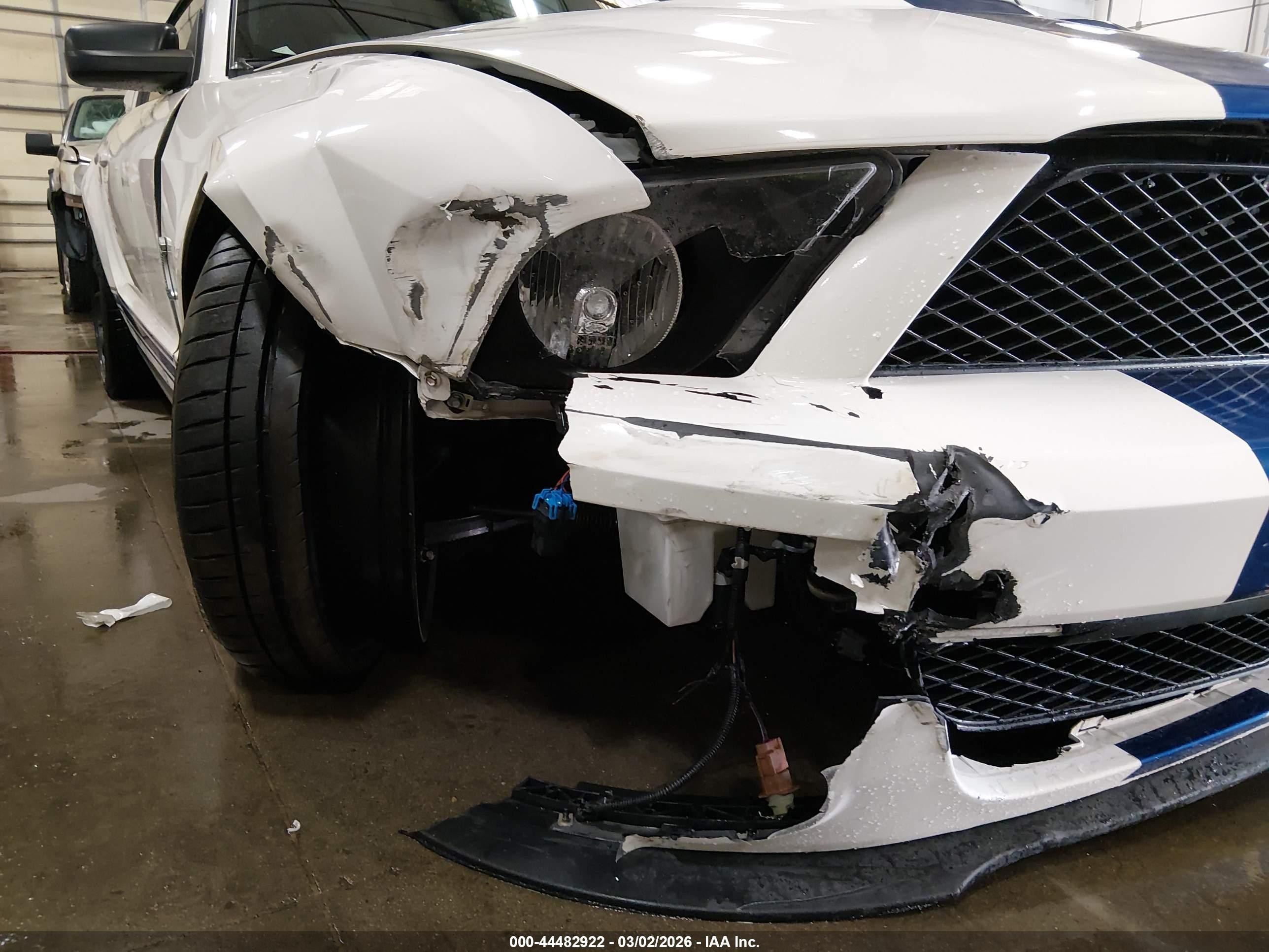 2009 Ford Shelby Gt500   White vin: 1ZVHT88S295137792