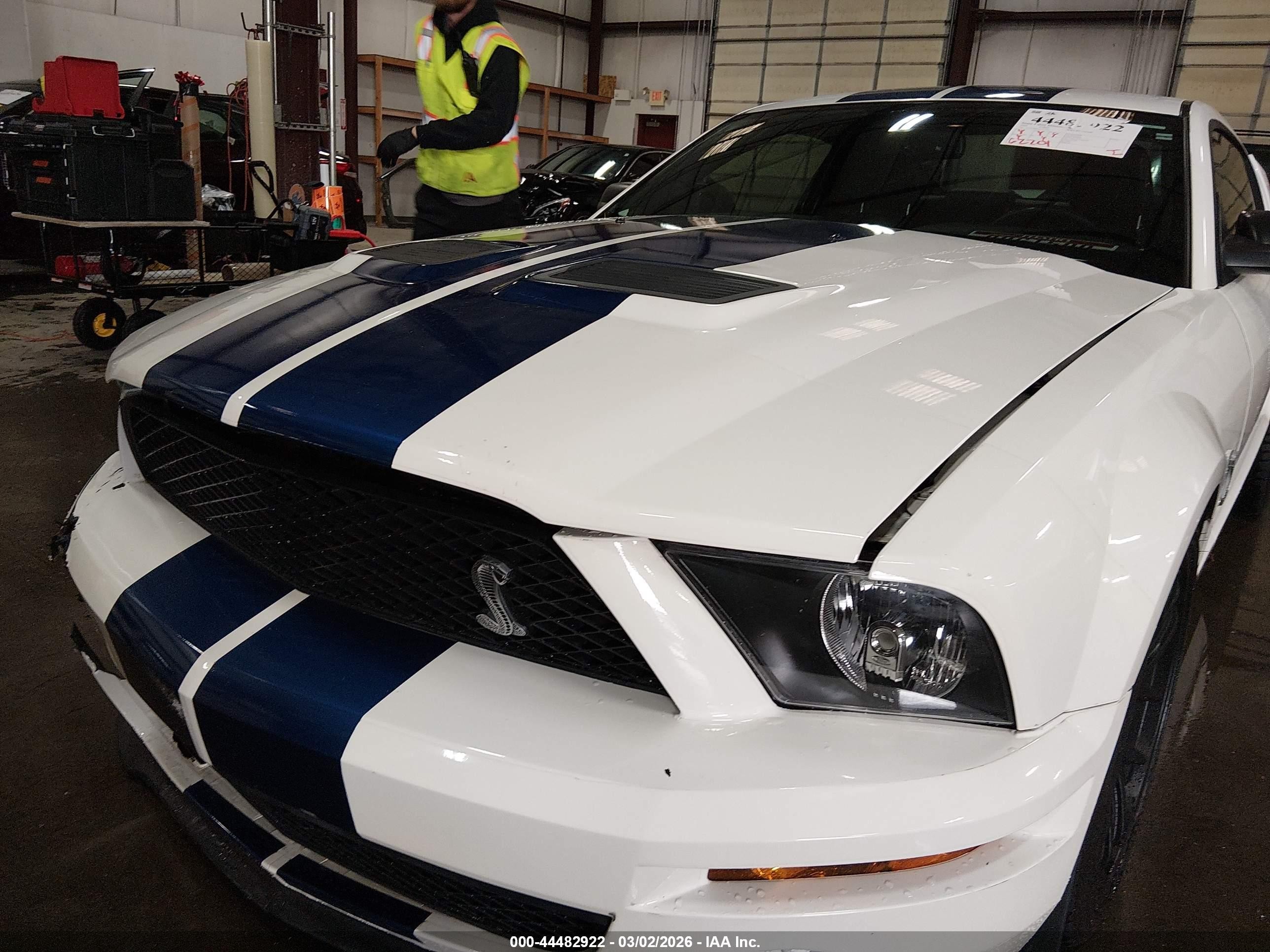 2009 Ford Shelby Gt500   White vin: 1ZVHT88S295137792