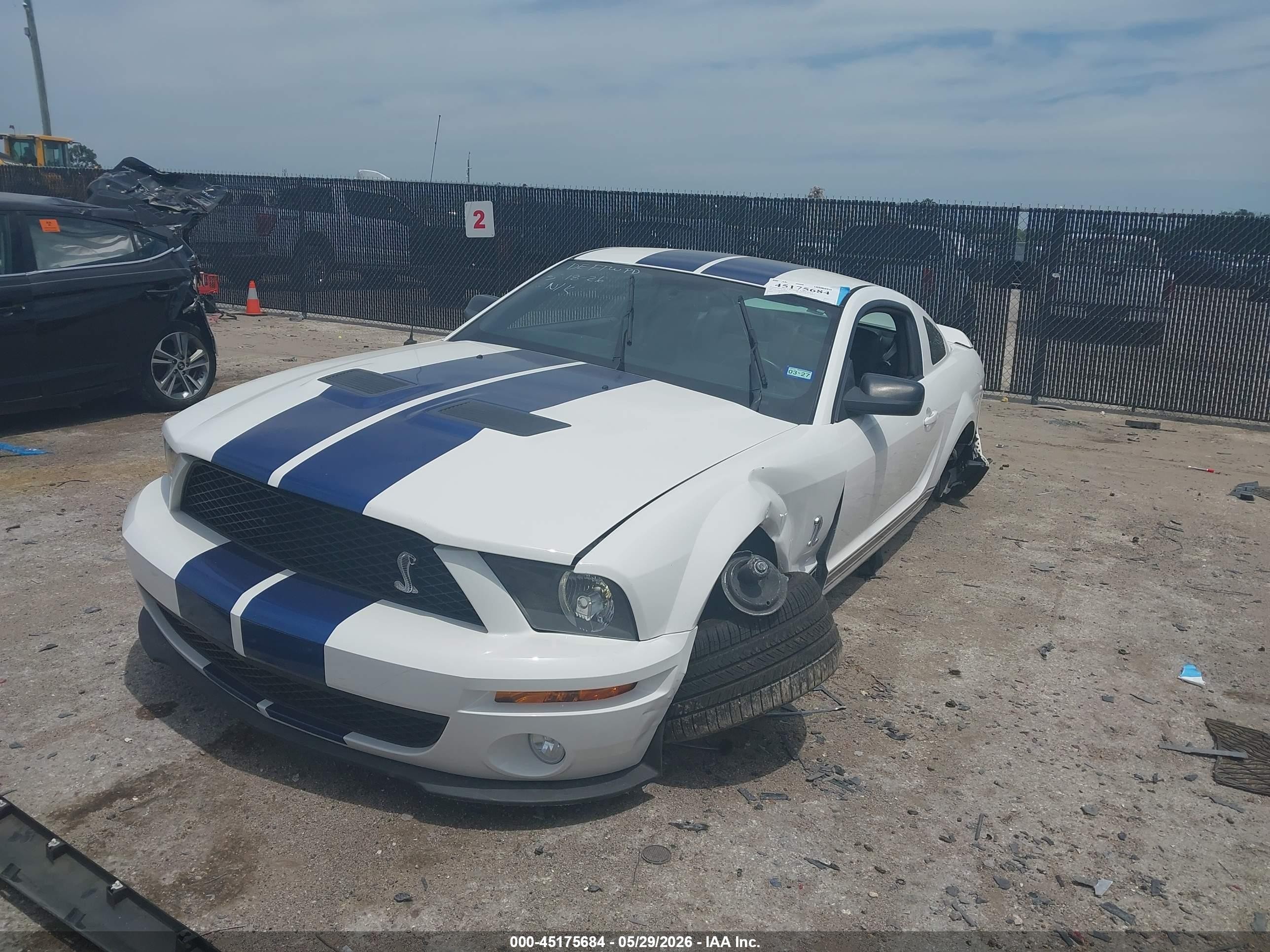 2008 Ford Shelby Gt500   White vin: 1ZVHT88S585142497