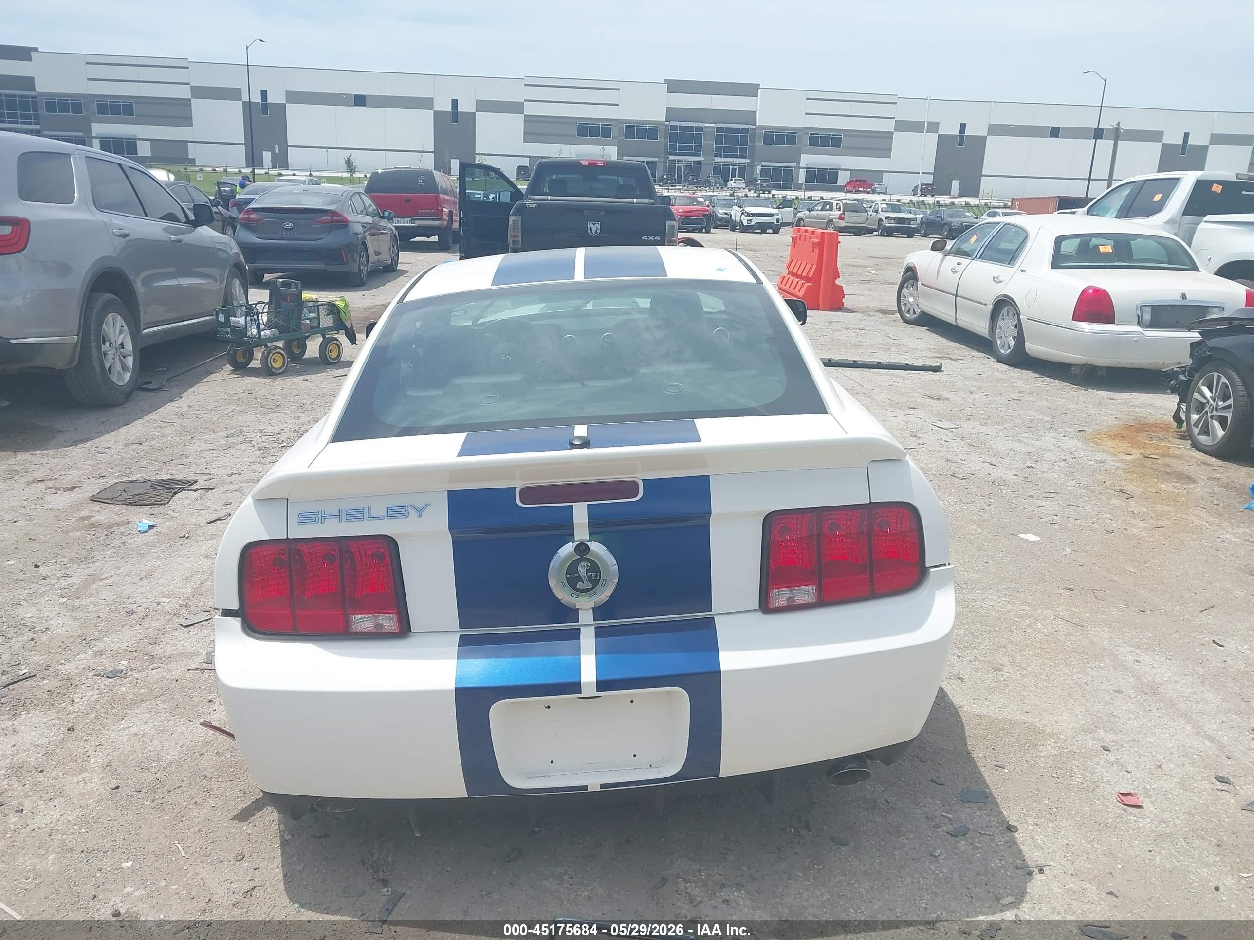 2008 Ford Shelby Gt500   White vin: 1ZVHT88S585142497