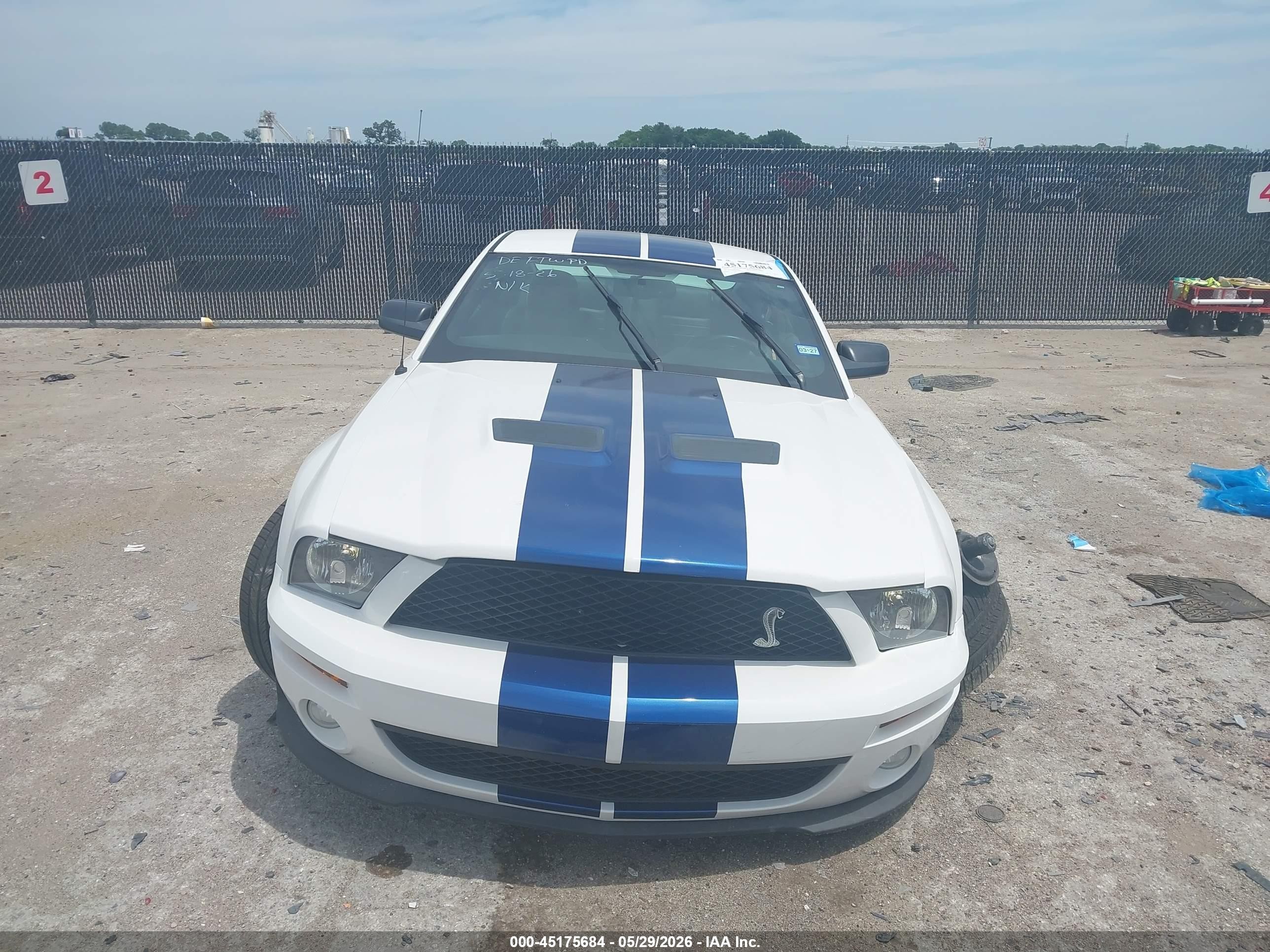 2008 Ford Shelby Gt500   White vin: 1ZVHT88S585142497