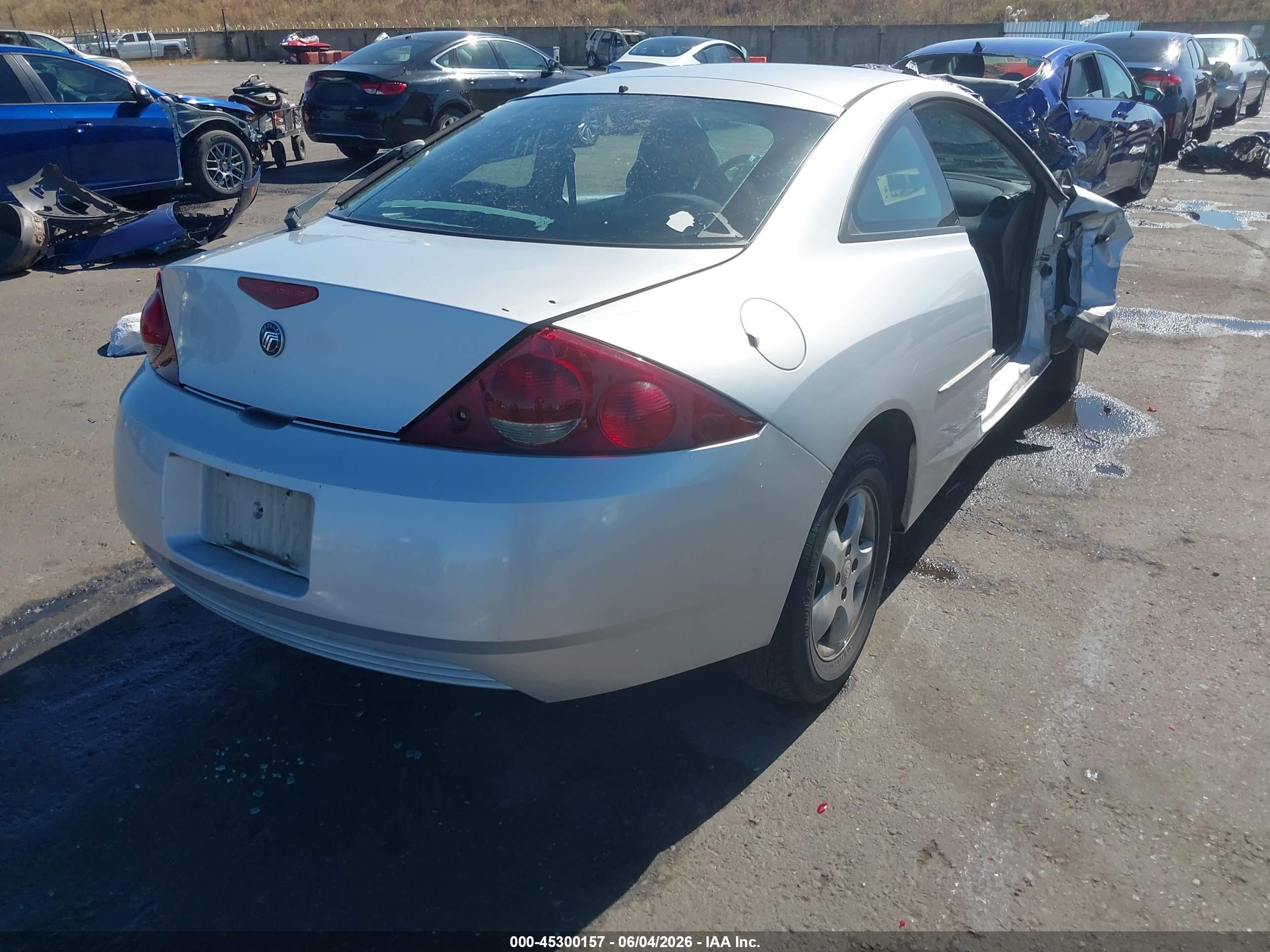 2002 Mercury Cougar V6 Silver vin: 1ZWFT61L025601274