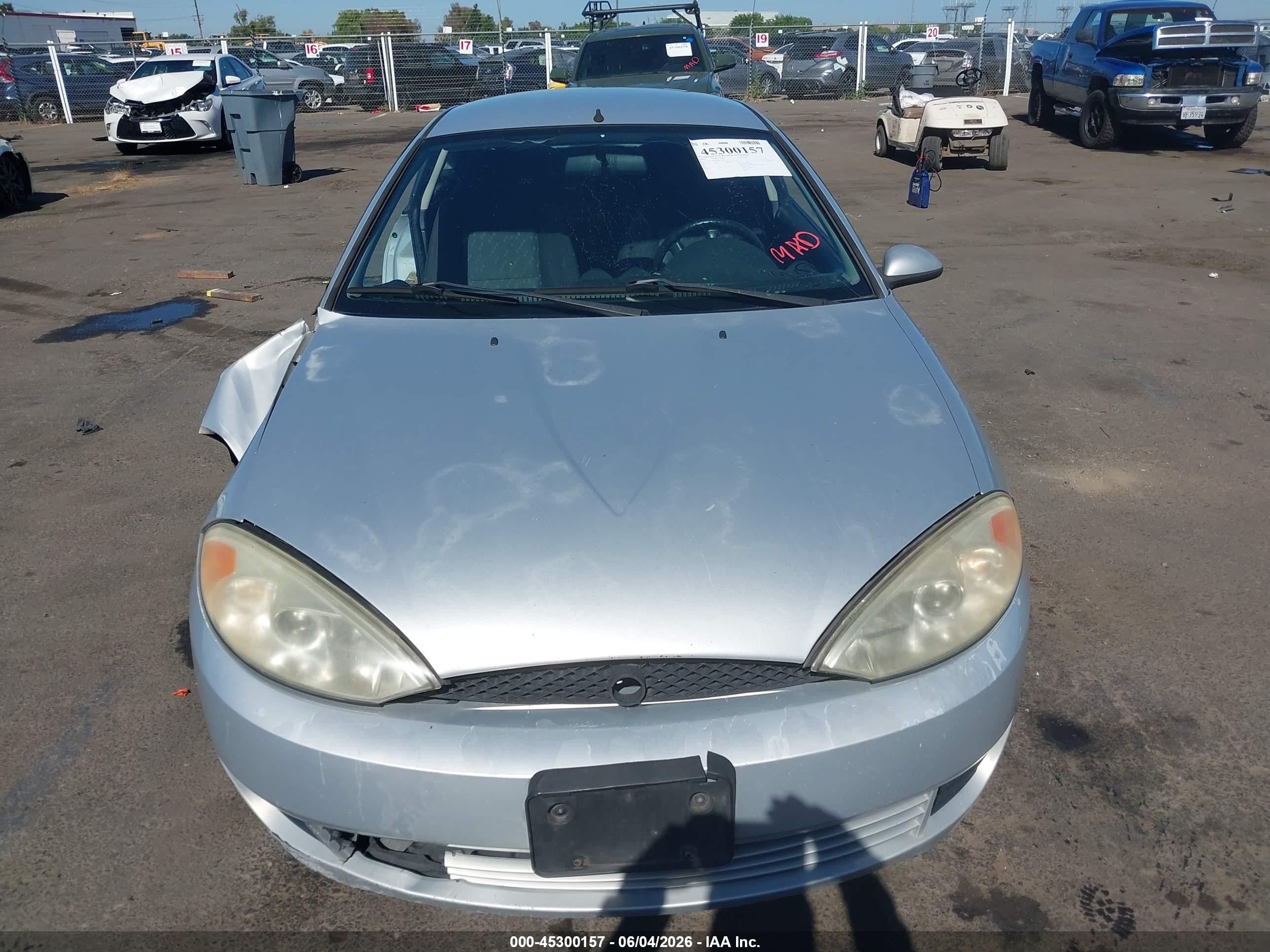 2002 Mercury Cougar V6 Silver vin: 1ZWFT61L025601274