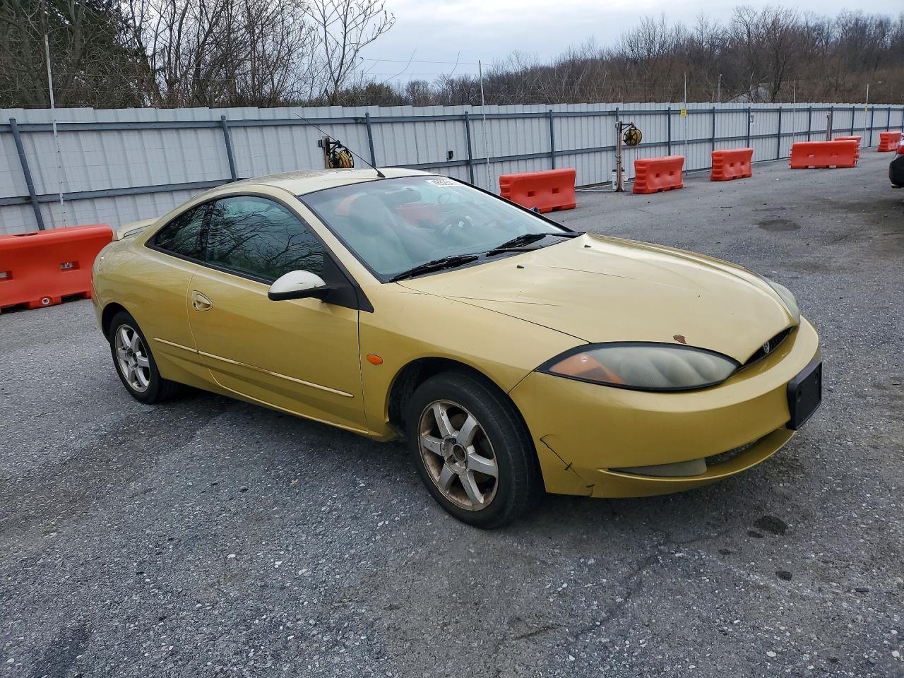 2000 Mercury Cougar Gold vin: 1ZWFT61LXY5615949