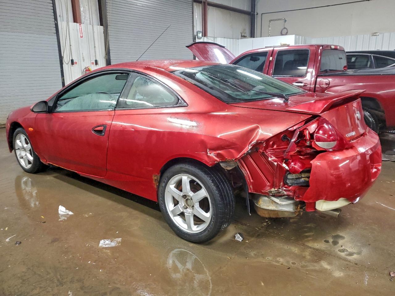 2000 Mercury Cougar V6 Red vin: 1ZWHT61L3Y5626140
