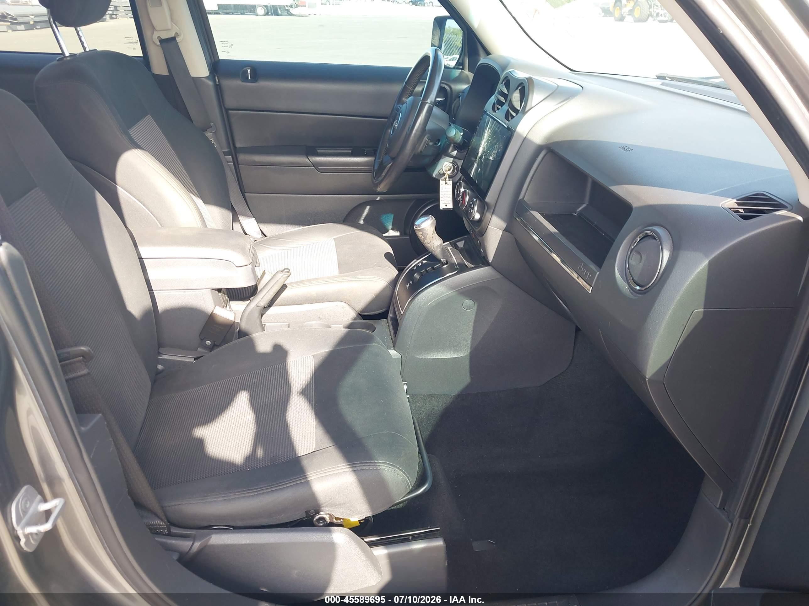 2012 Jeep Patriot Latitude Серый vin: 1c4njrfb4cd685102