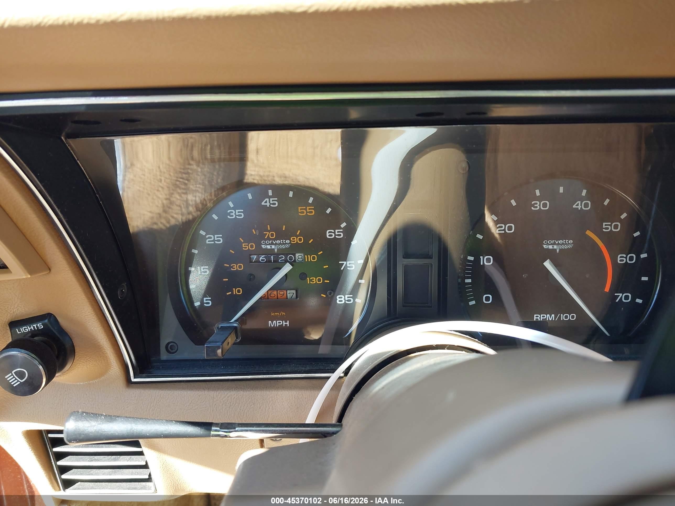 1981 Chevrolet Corvette   Orange vin: 1g1ay8761b5104162