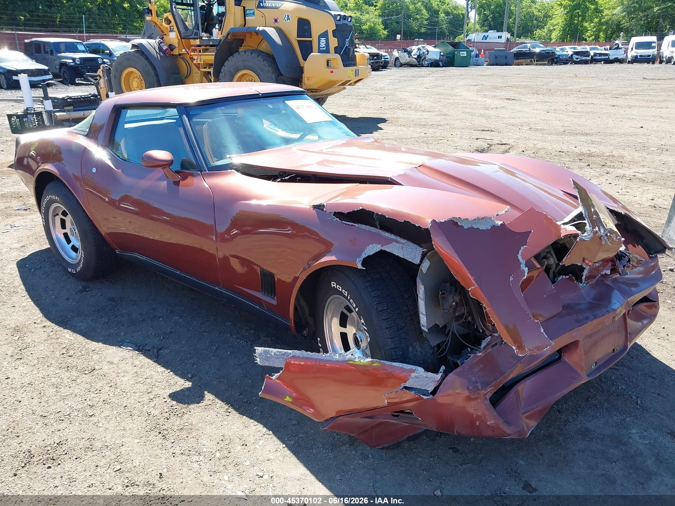1981 Chevrolet Corvette   Orange vin: 1g1ay8761b5104162