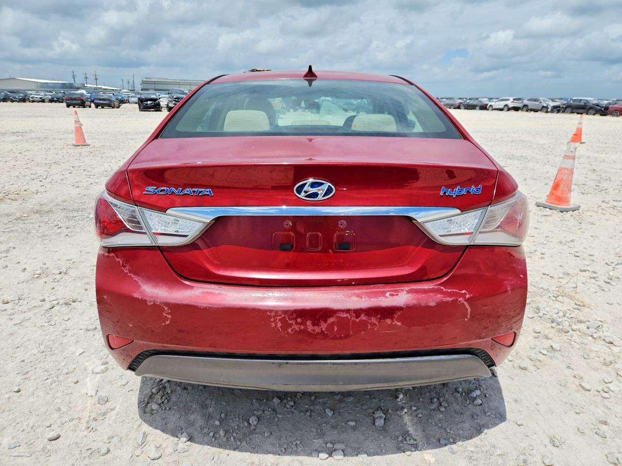 2013 Hyundai Sonata Hybrid Red vin: KMHEC4A4XDA066850