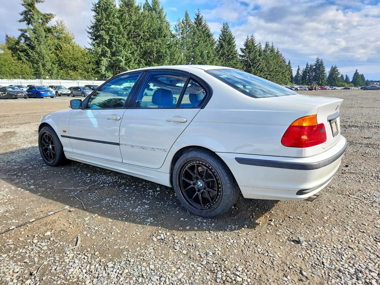 2001 Bmw 325 I White vin: WBAAV33451FV02116