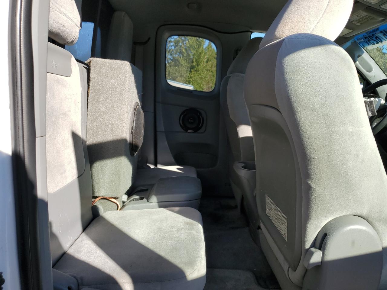 2011 Toyota Tacoma Prerunner Access Cab White vin: 5TFTU4GN1BX002456