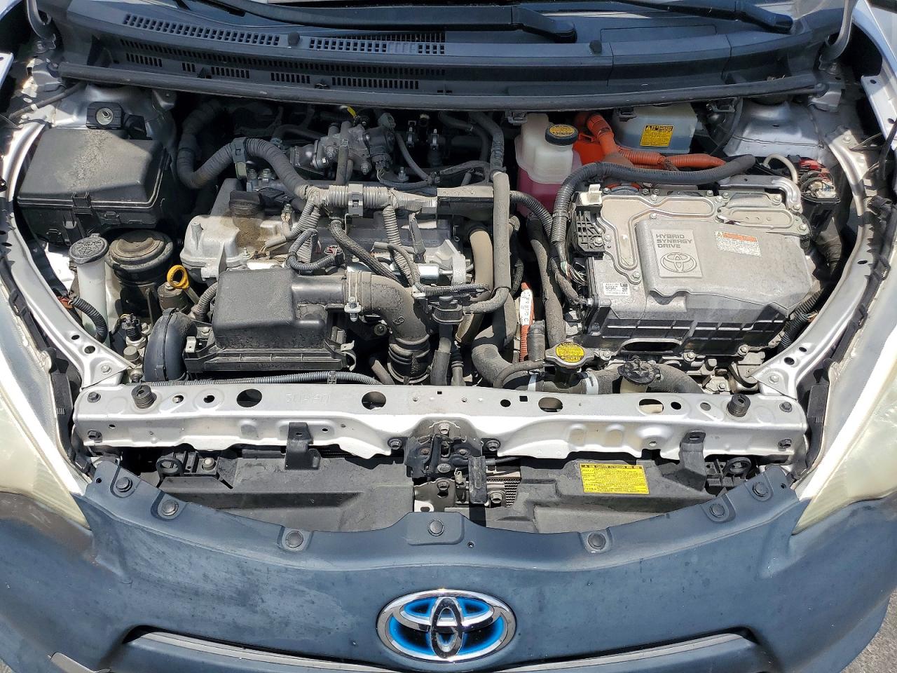 2013 Toyota Prius C Two Silver vin: JTDKDTB39D1052927
