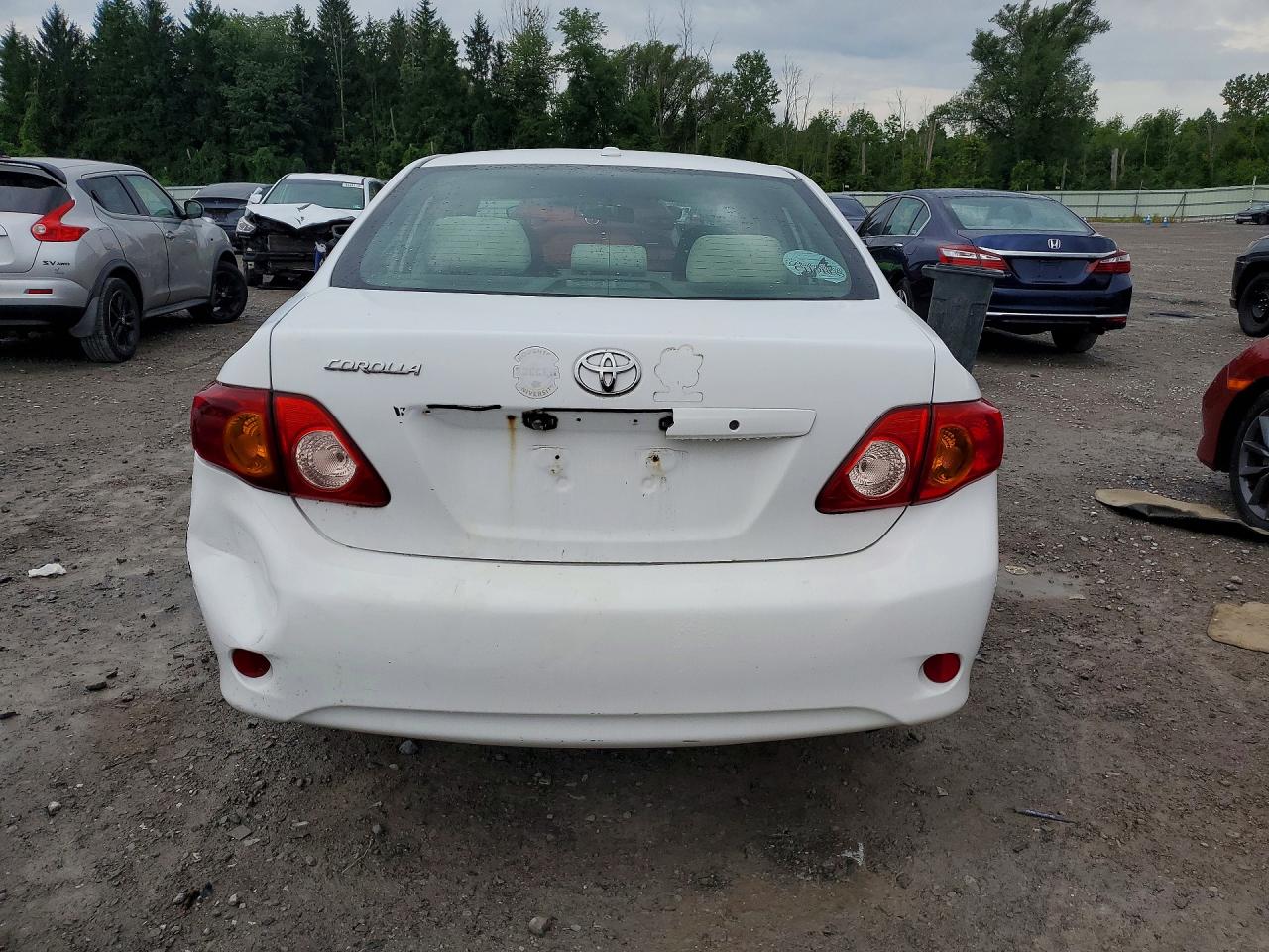 2010 Toyota Corolla Base White vin: 1NXBU4EE2AZ185389