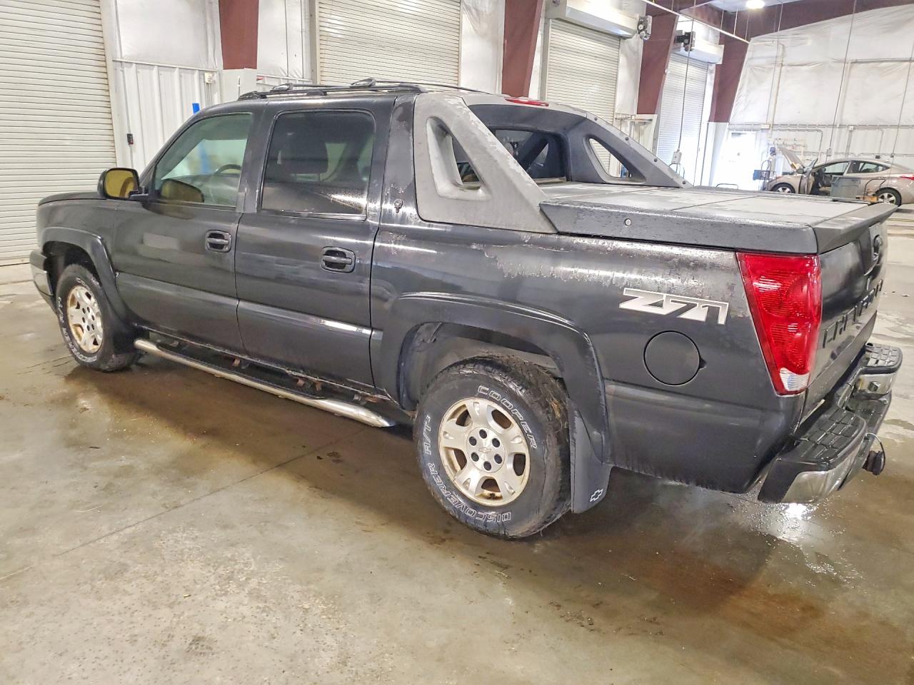 2005 Chevrolet Avalanche K1500 Gray vin: 3GNEK12Z45G244889