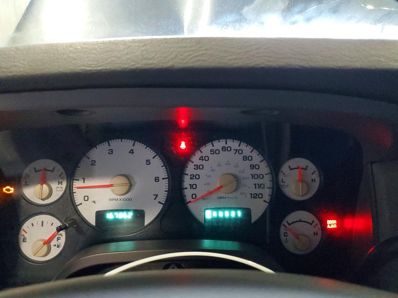 2004 Dodge Ram 1500 St Серый vin: 1D7HU18D94S547417