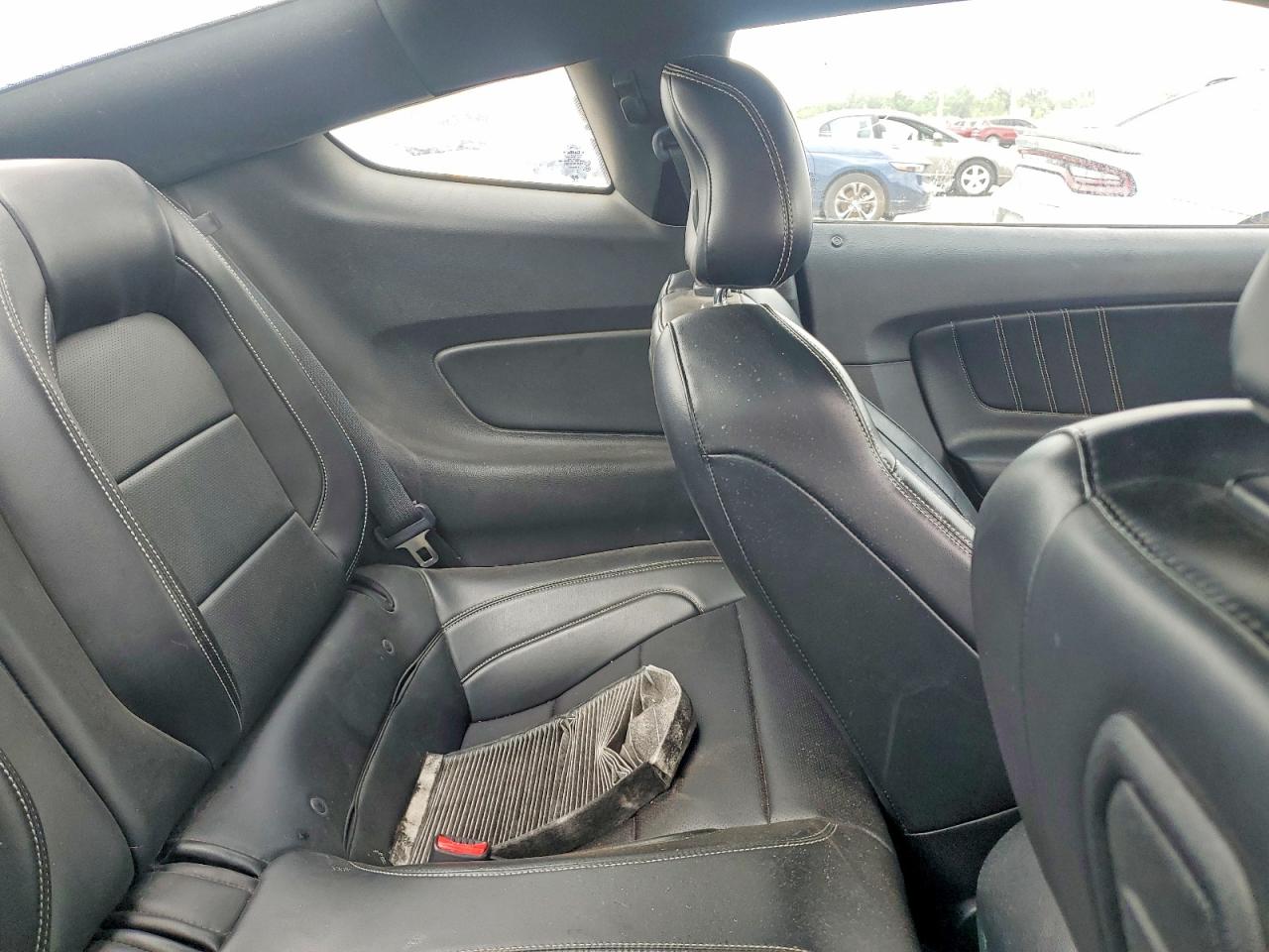 2015 Ford Mustang Red vin: 1FA6P8TH2F5317706