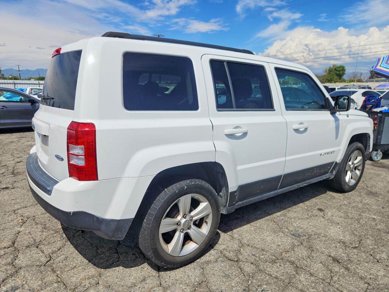 2014 Jeep Patriot Latitude Белый vin: 1C4NJPFB1ED849395