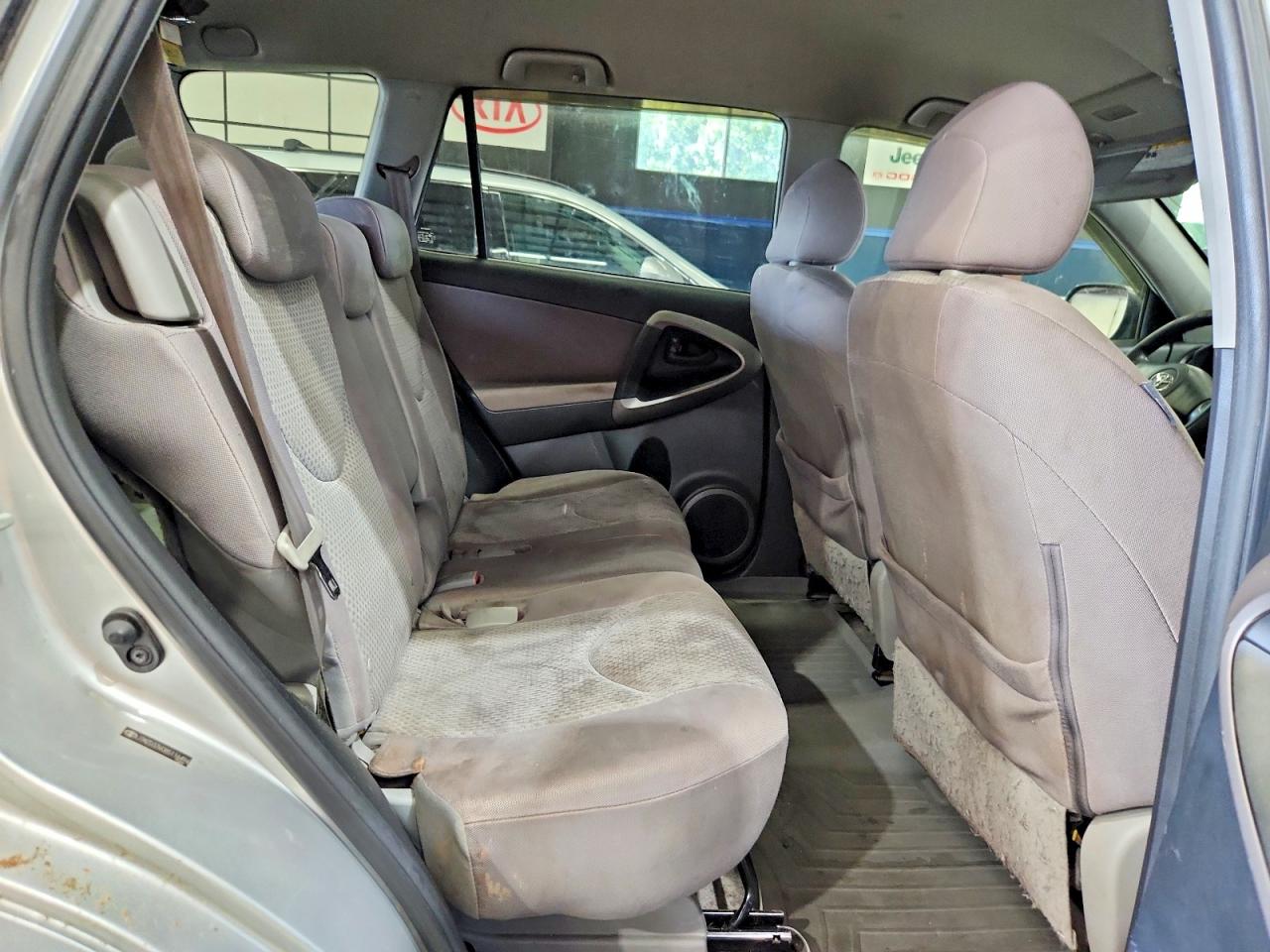 2008 Toyota Rav4 Base Серебряный vin: JTMZD33V085116494
