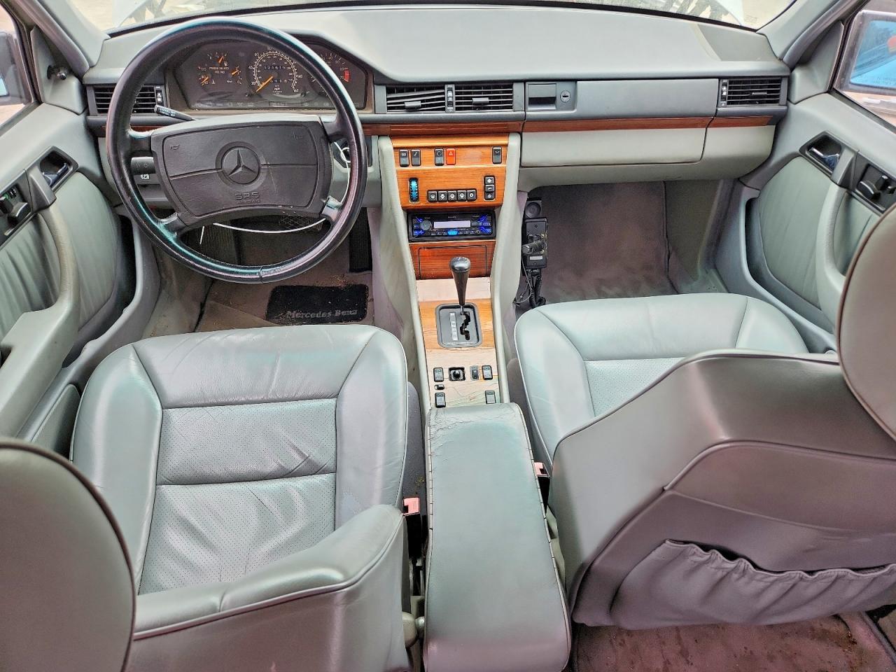 1991 Mercedes-benz 300 E Silver vin: WDBEA30D9MB464730