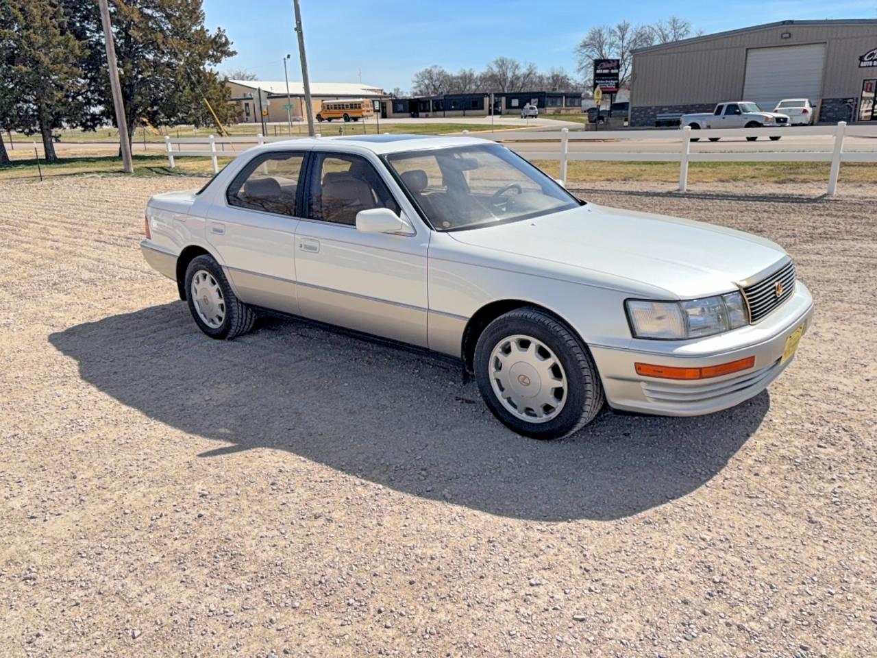 1992 Lexus Ls 400 Base Белый vin: JT8UF11E8N0141128