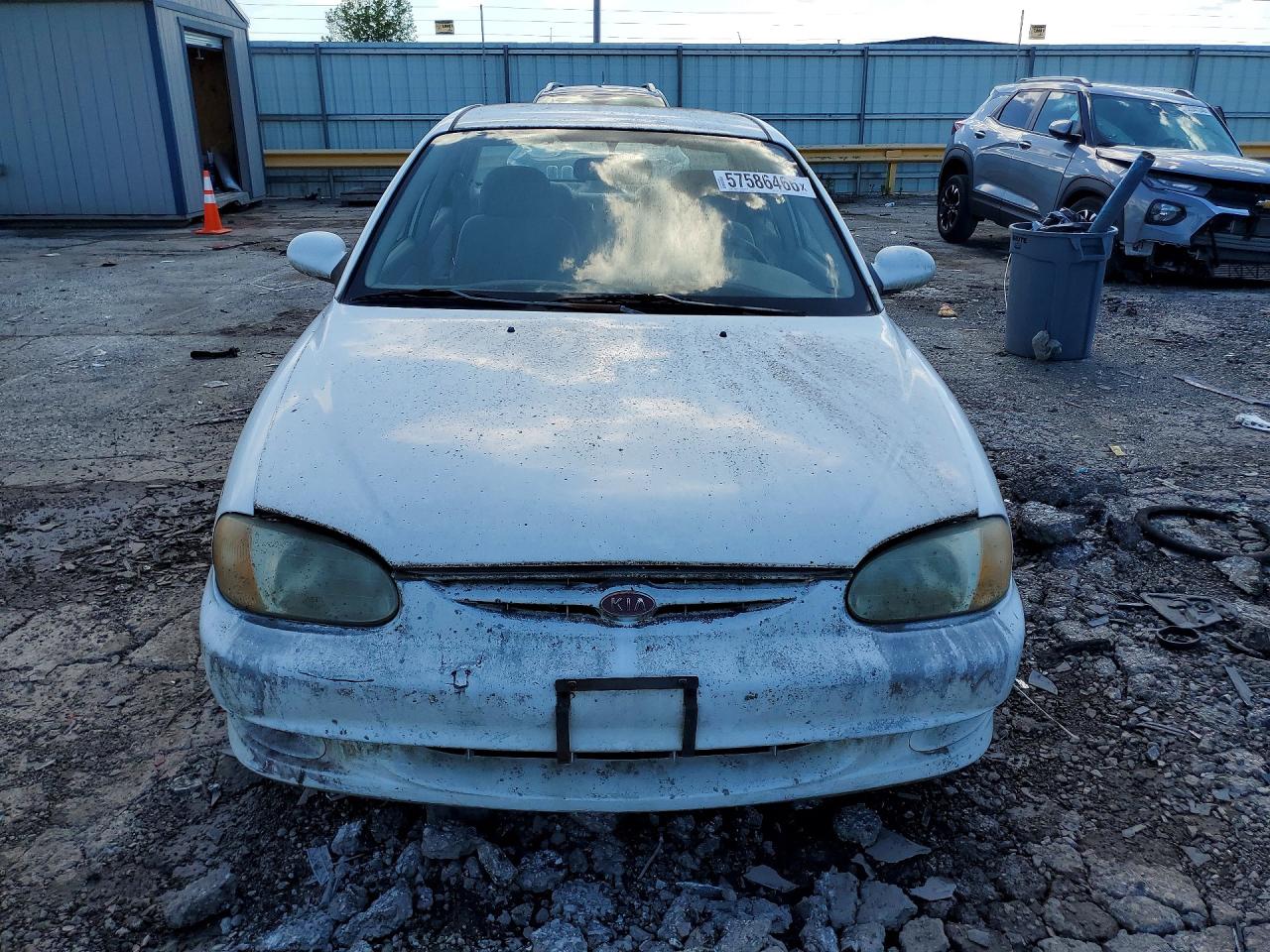 2001 Kia Sephia Base White vin: KNAFB121615011750