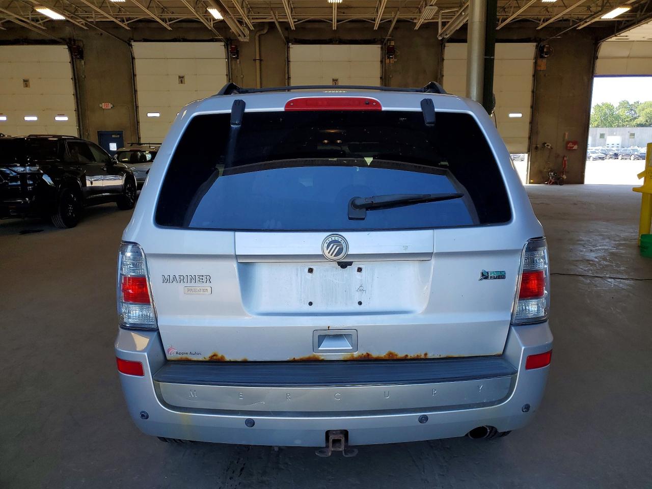 2011 Mercury Mariner Premier Silver vin: 4M2CN9HG6BKJ05924