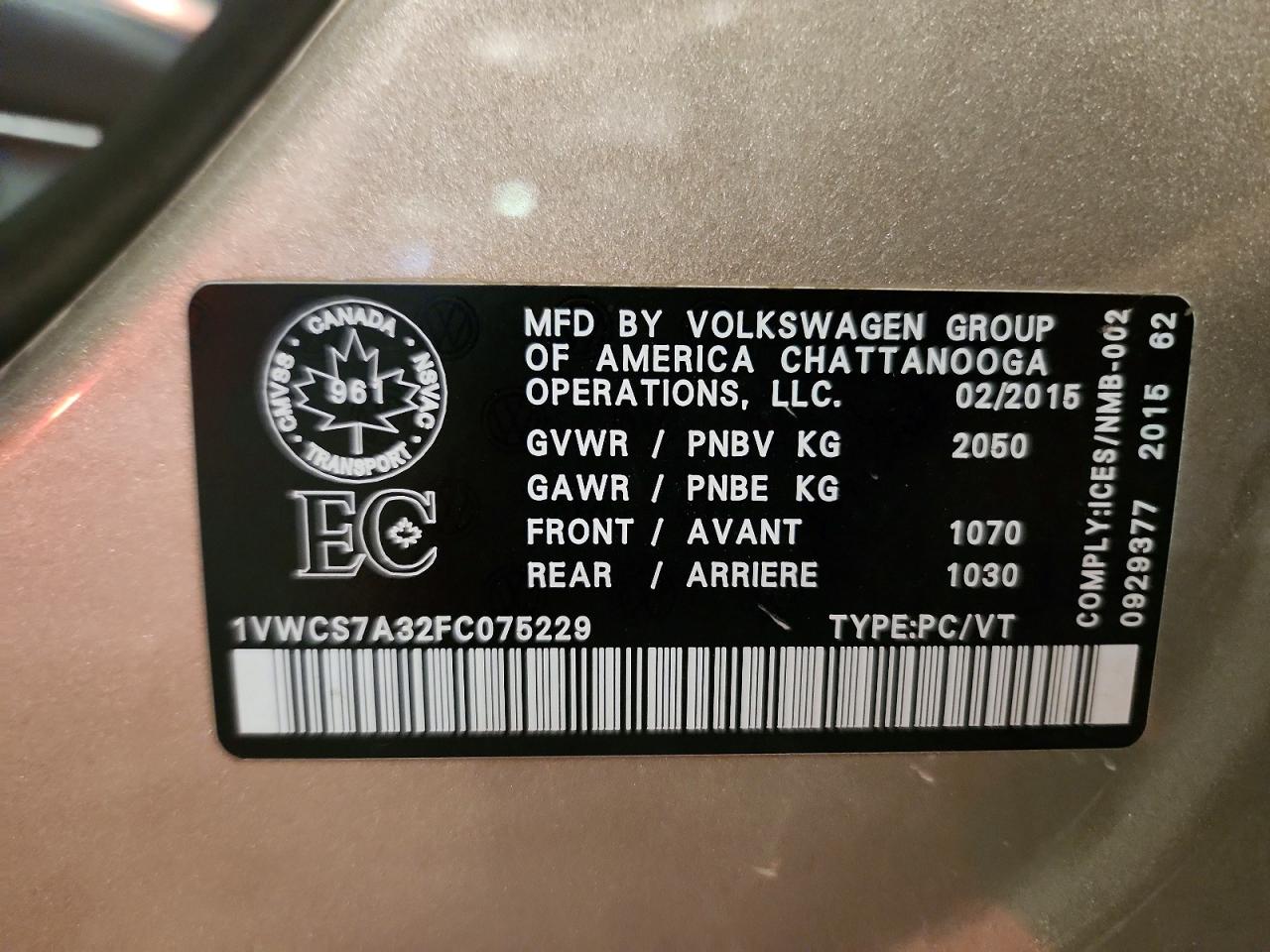 2015 Volkswagen Passat Sel Желто-коричневый vin: 1VWCS7A32FC075229