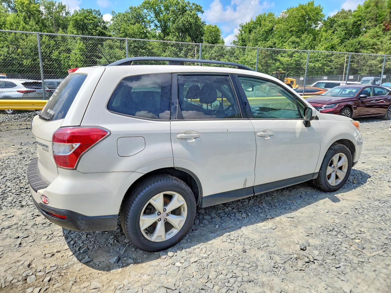 2014 Subaru Forester 2.5i Premium White vin: JF2SJAEC6EH523936